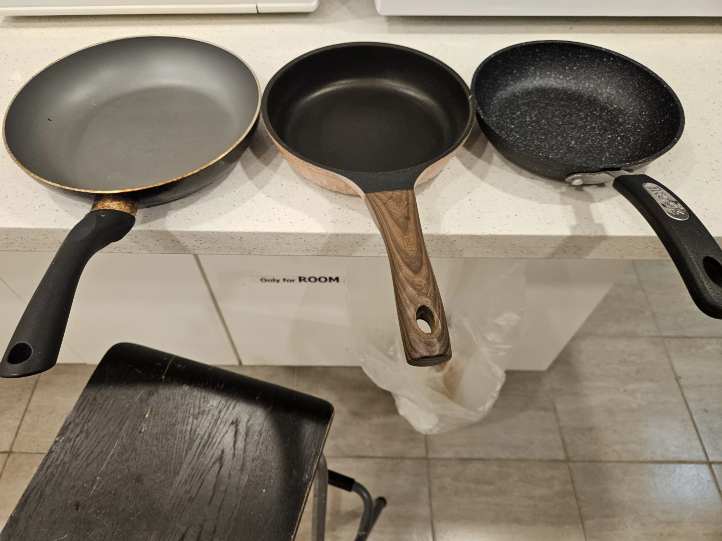 Assorted Pots and Frying pans - photo 2