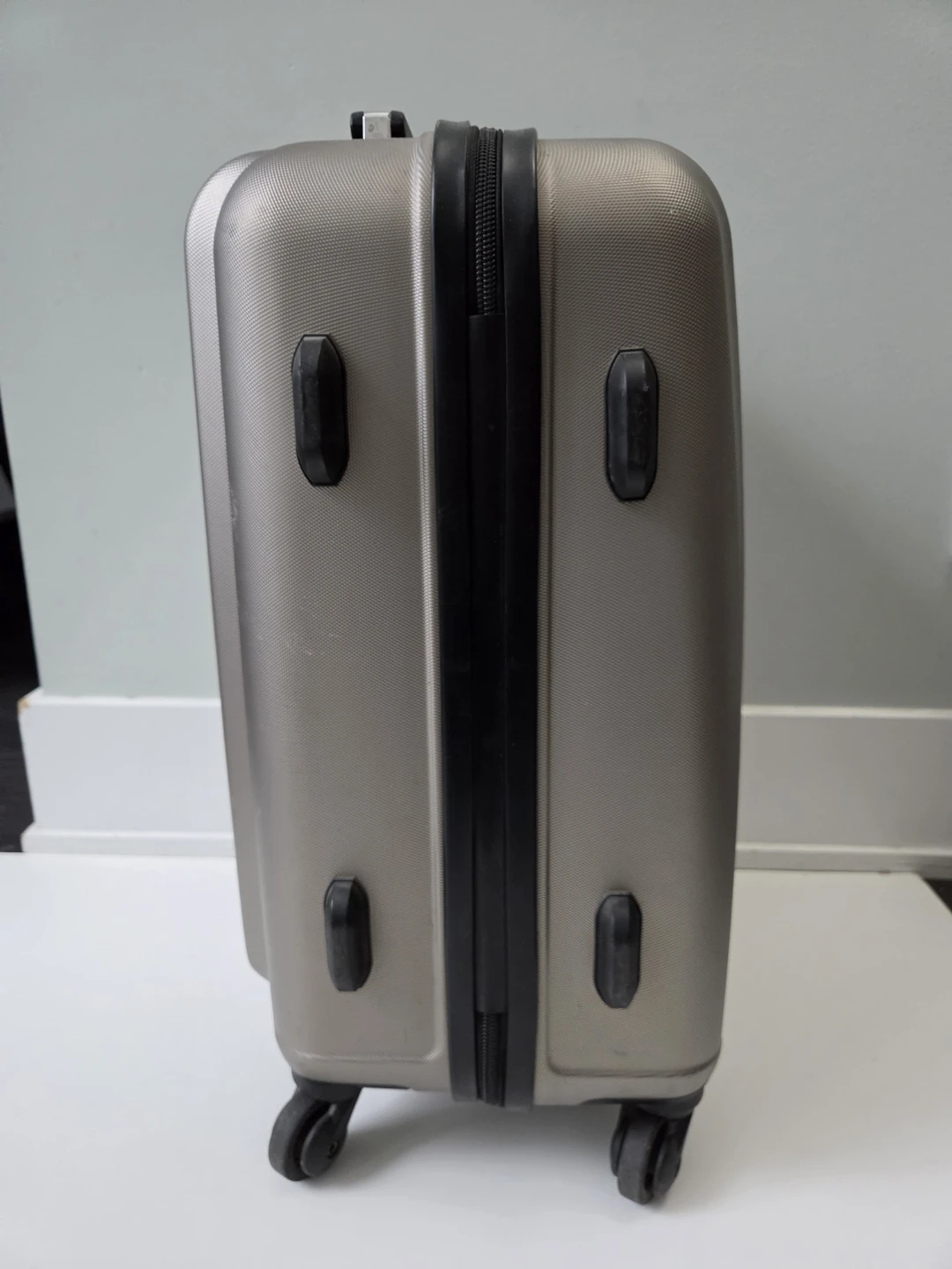 Swiss Gear Carry-On Luggage - photo 5
