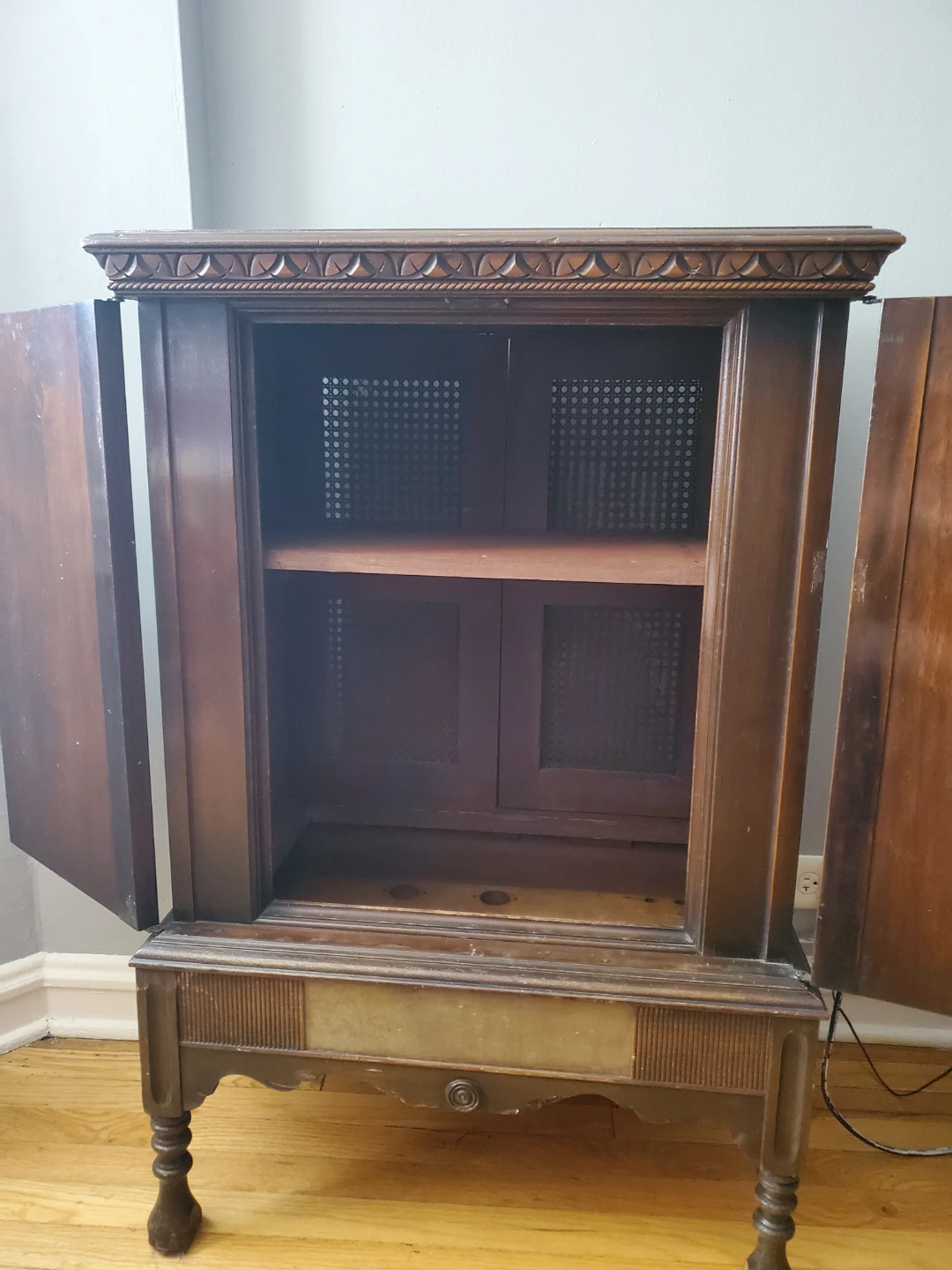 Vintage Wooden Cabinet - photo 2