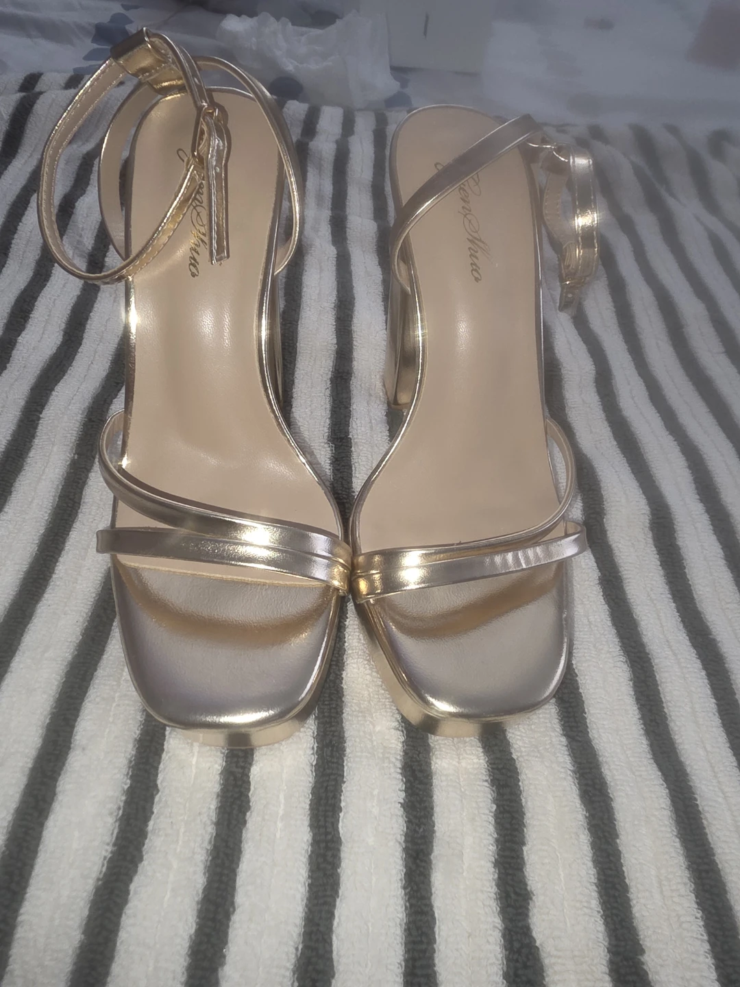 Zapatillas con plataforma Doradas  6 - photo 3