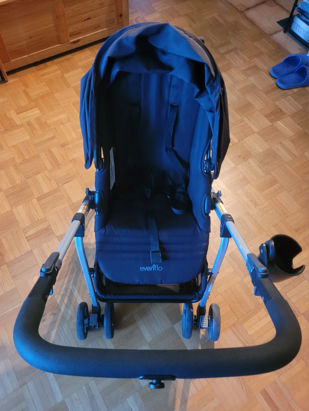 Like New Evenflo Reversi Lightweight Stroller - photo 2