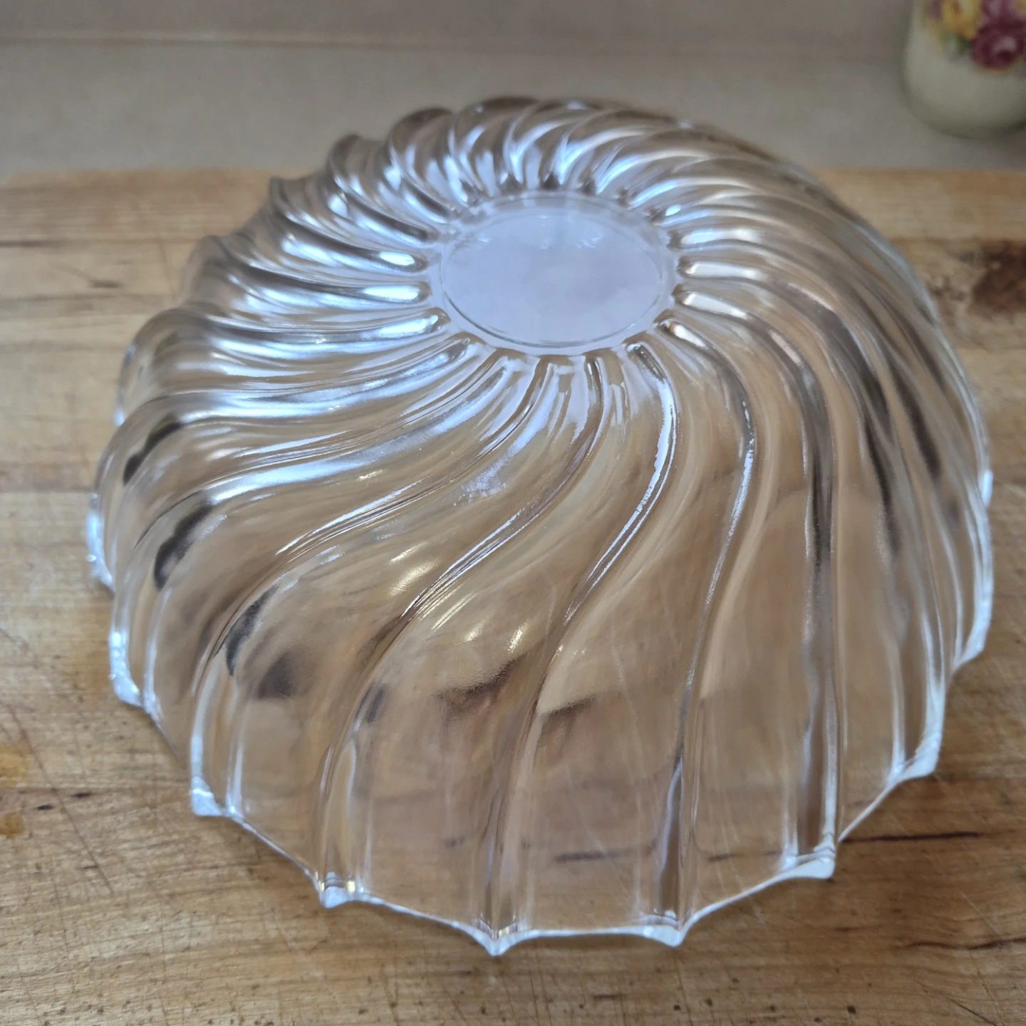Vintage Scalloped Swirl Pattern Serving Bowl - photo 2