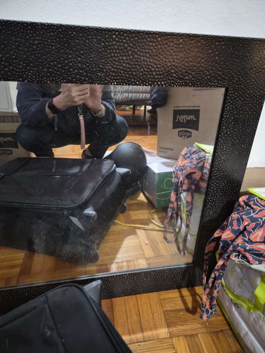 🏈Large decorative wall mirror with textured black frame - photo 3