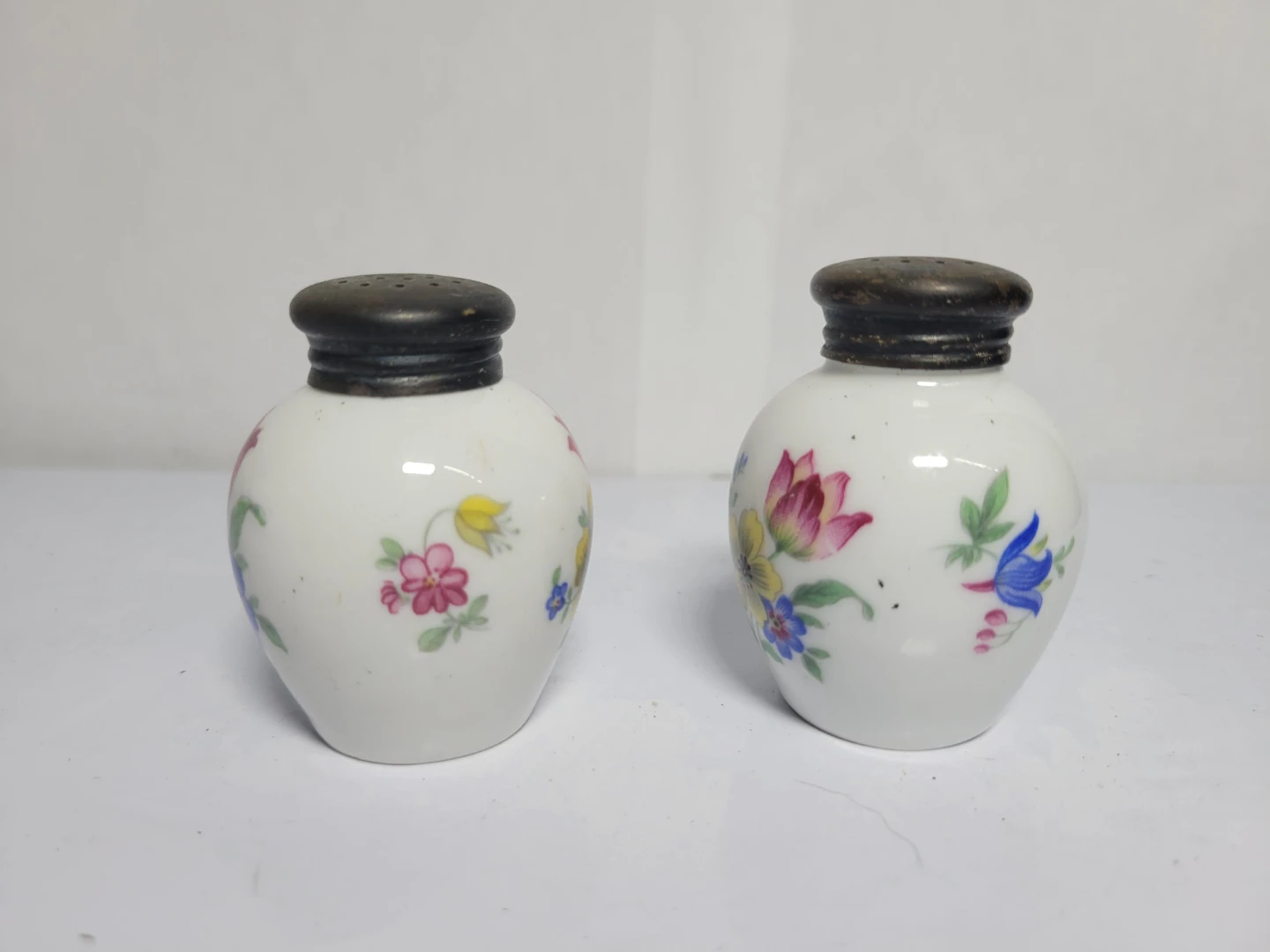 Vintage Thomas Germany Floral Salt and Pepper Shakers - photo 2