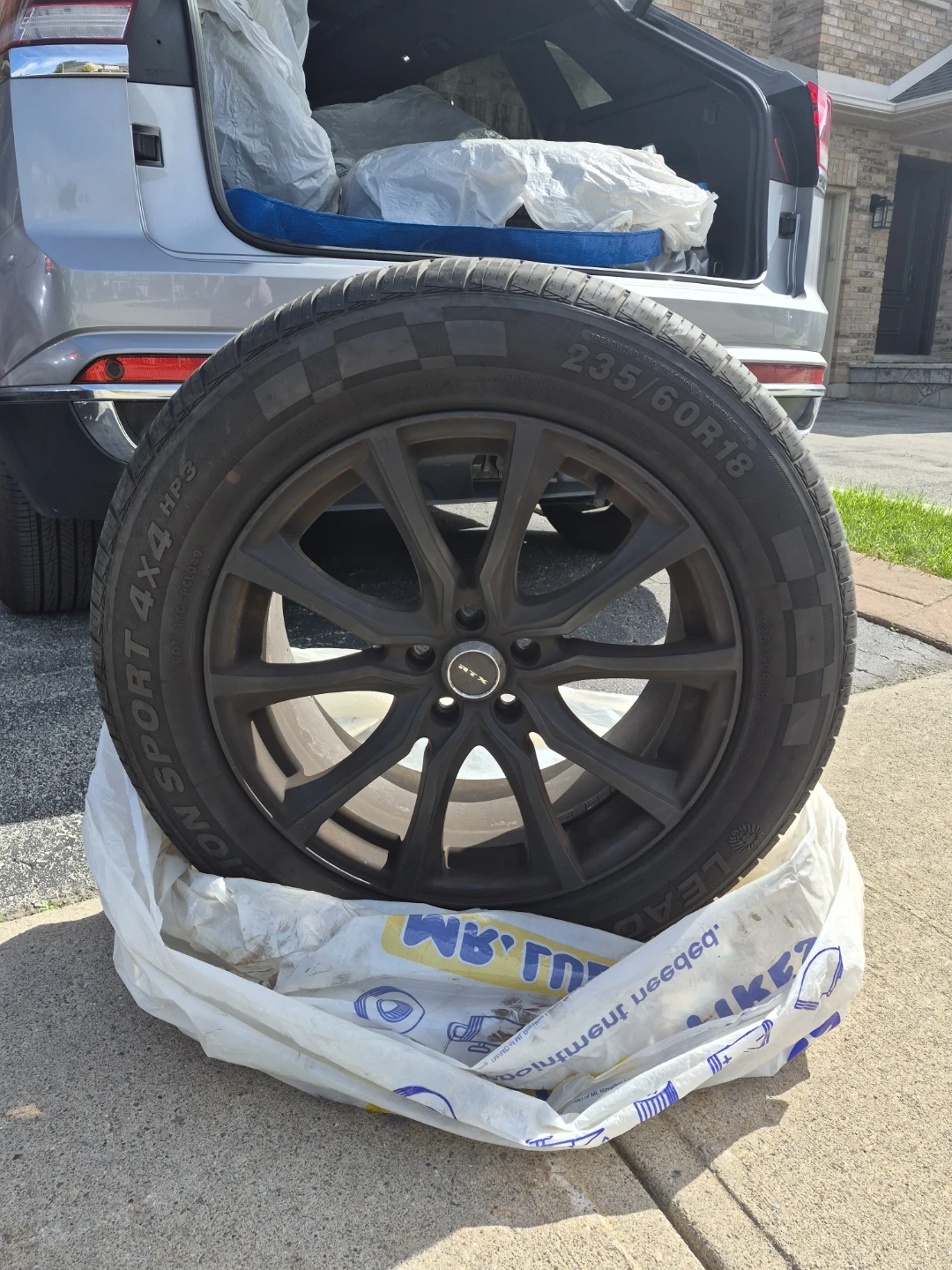 Lion Sport 4x4 HP3 Tire with RTX Rim - photo 2