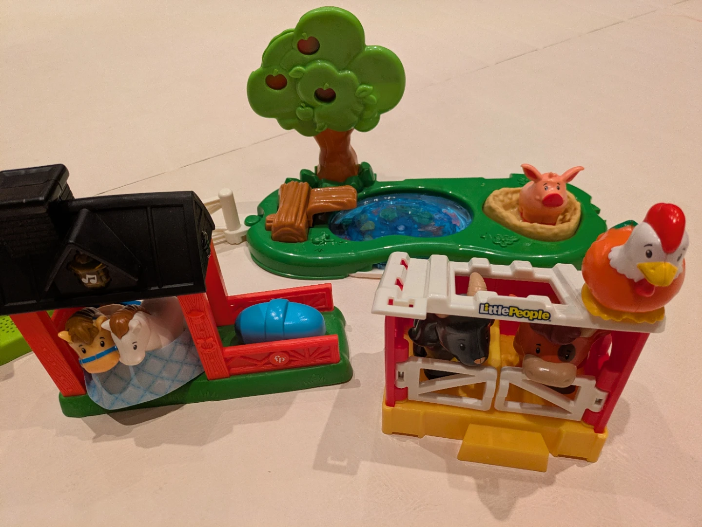 Fisher-Price Little People Farm to Market Playset - photo 2