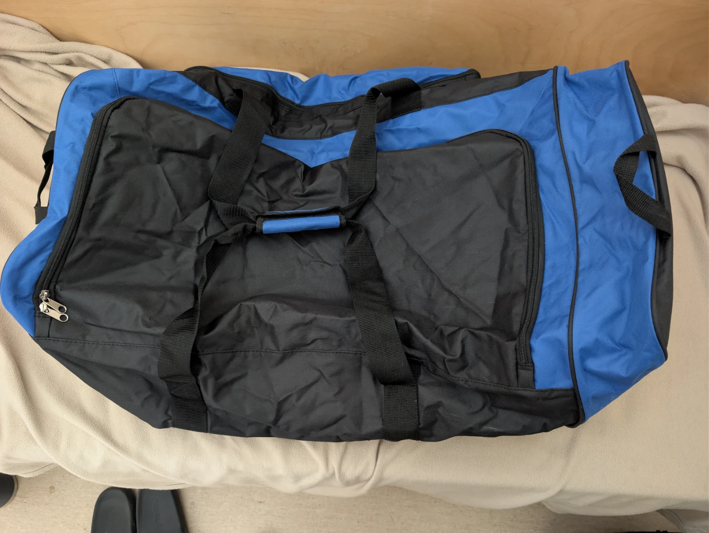 36" DUFFEL BAG FOR SALE - photo 2