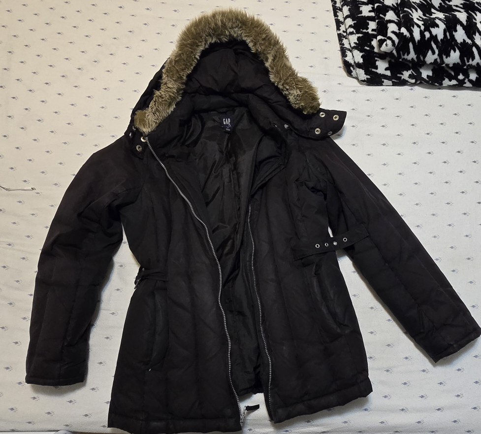 GAP Women's Jacket with Fur Hood