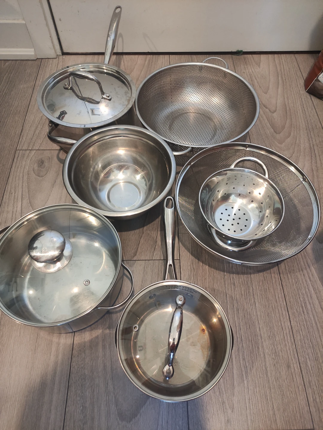 Stainless Steel Cookware and Kitchen Sieve Set