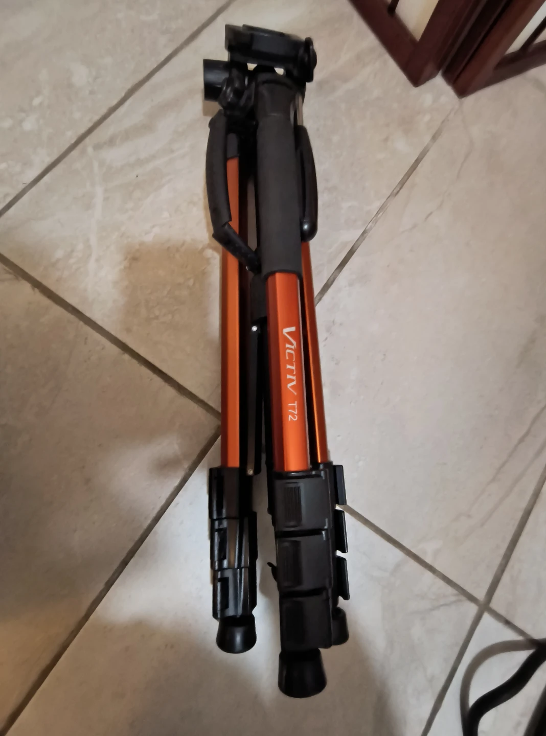 VICTIV T72 Camera Tripod