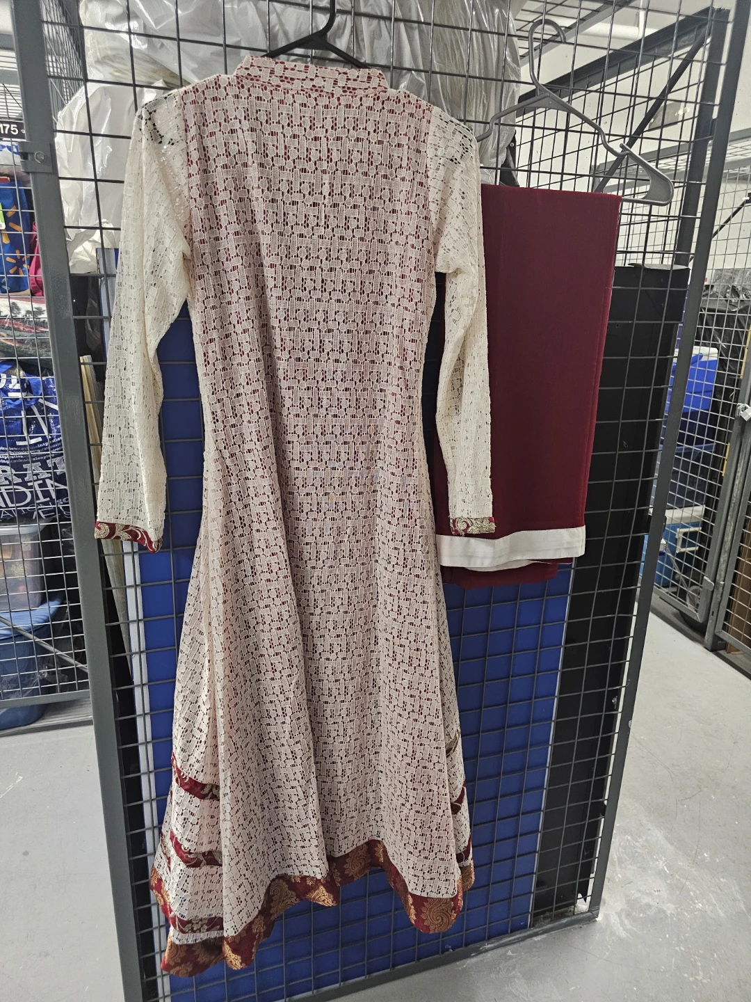 Red and White Embroidered Kurti Set - photo 3