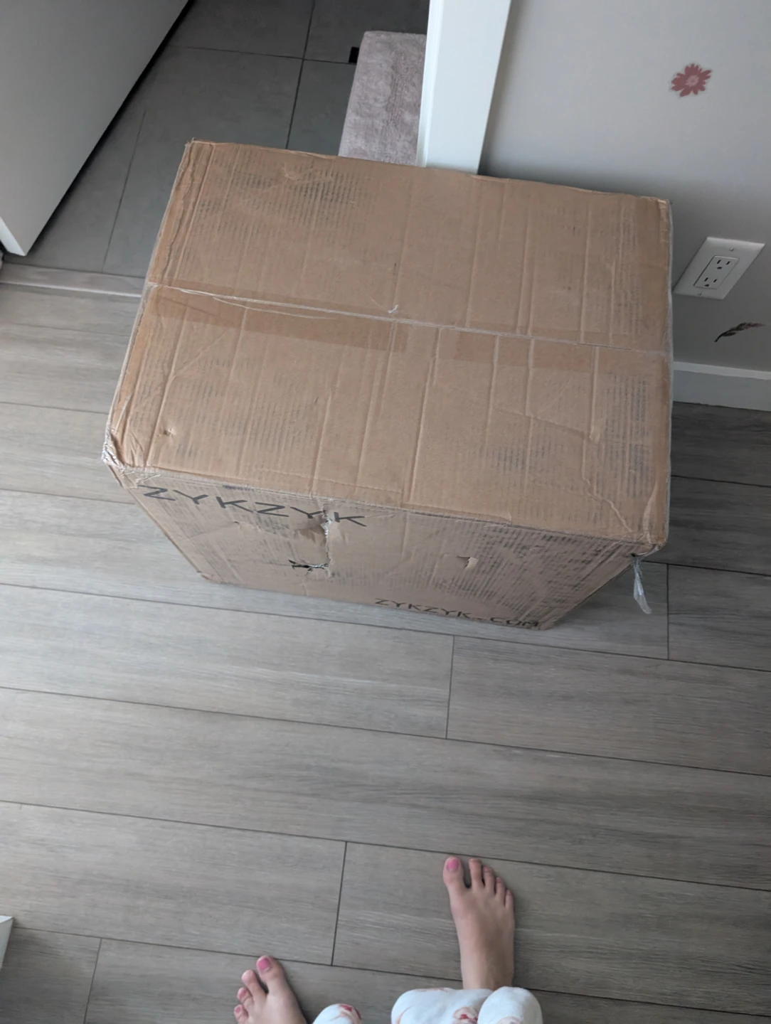 Brand new in box White Faux Fur U-Shaped Stool - photo 5