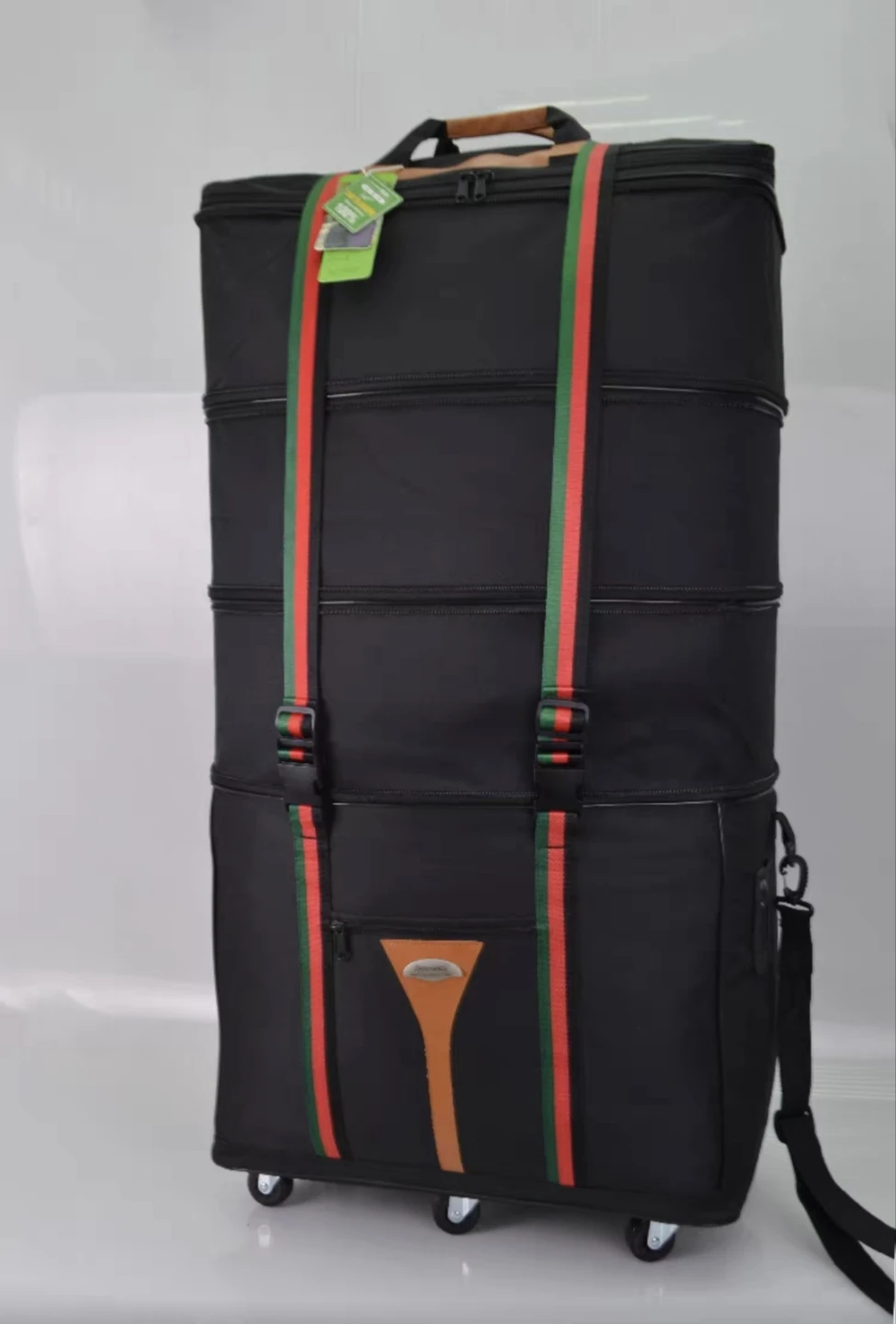 Nolu Expandable Rolling Duffle Bag
