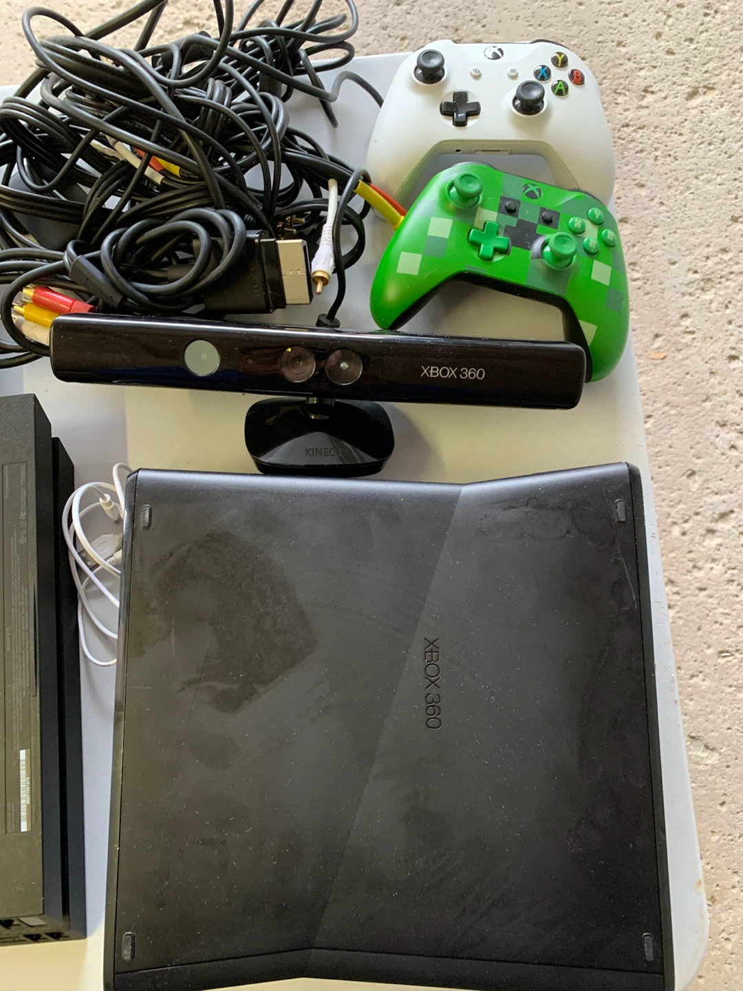 PlayStation 2, Xbox 360, Wii, and PS4 Bundle - photo 4