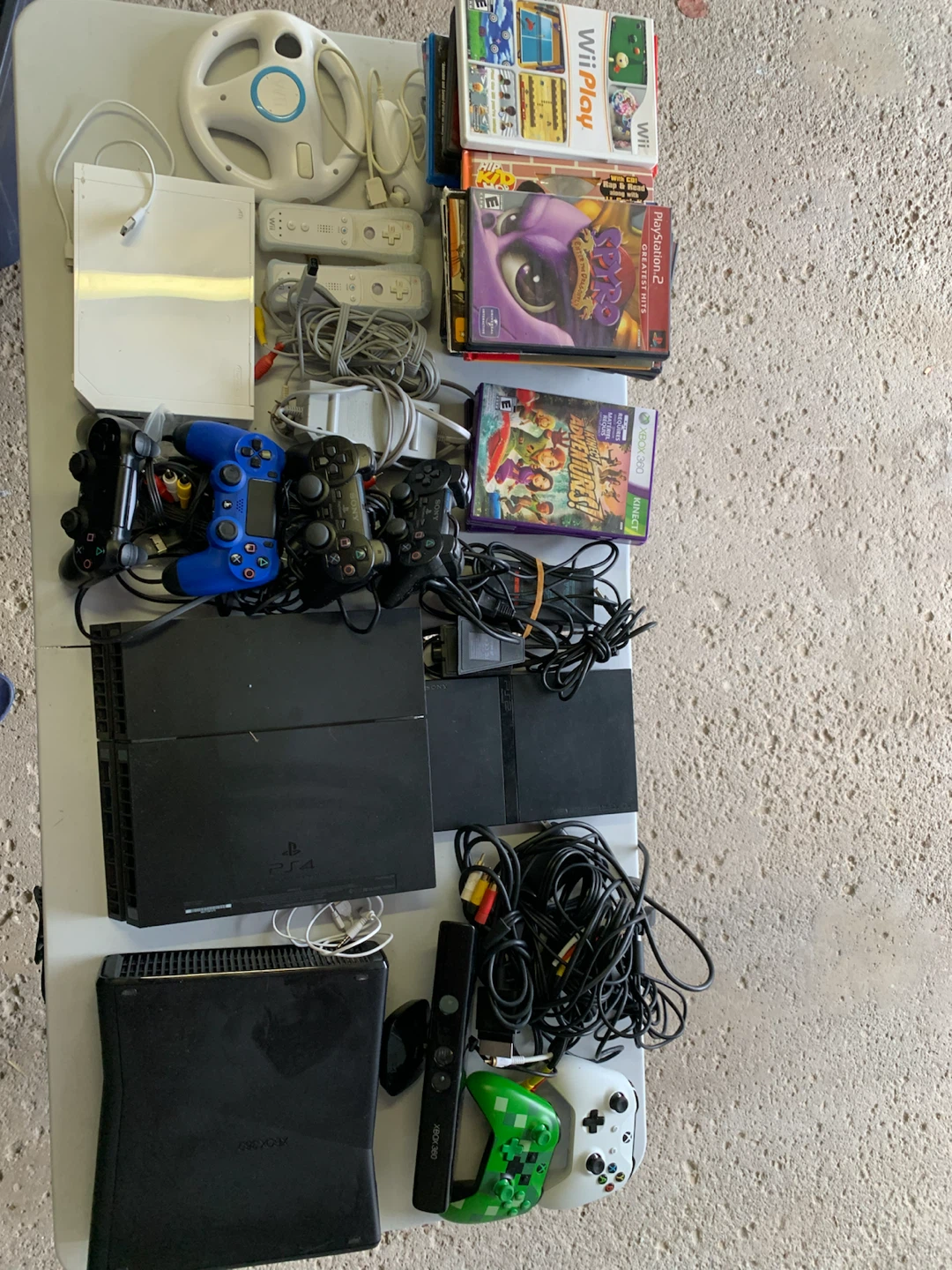 PlayStation 2, Xbox 360, Wii, and PS4 Bundle - photo 5