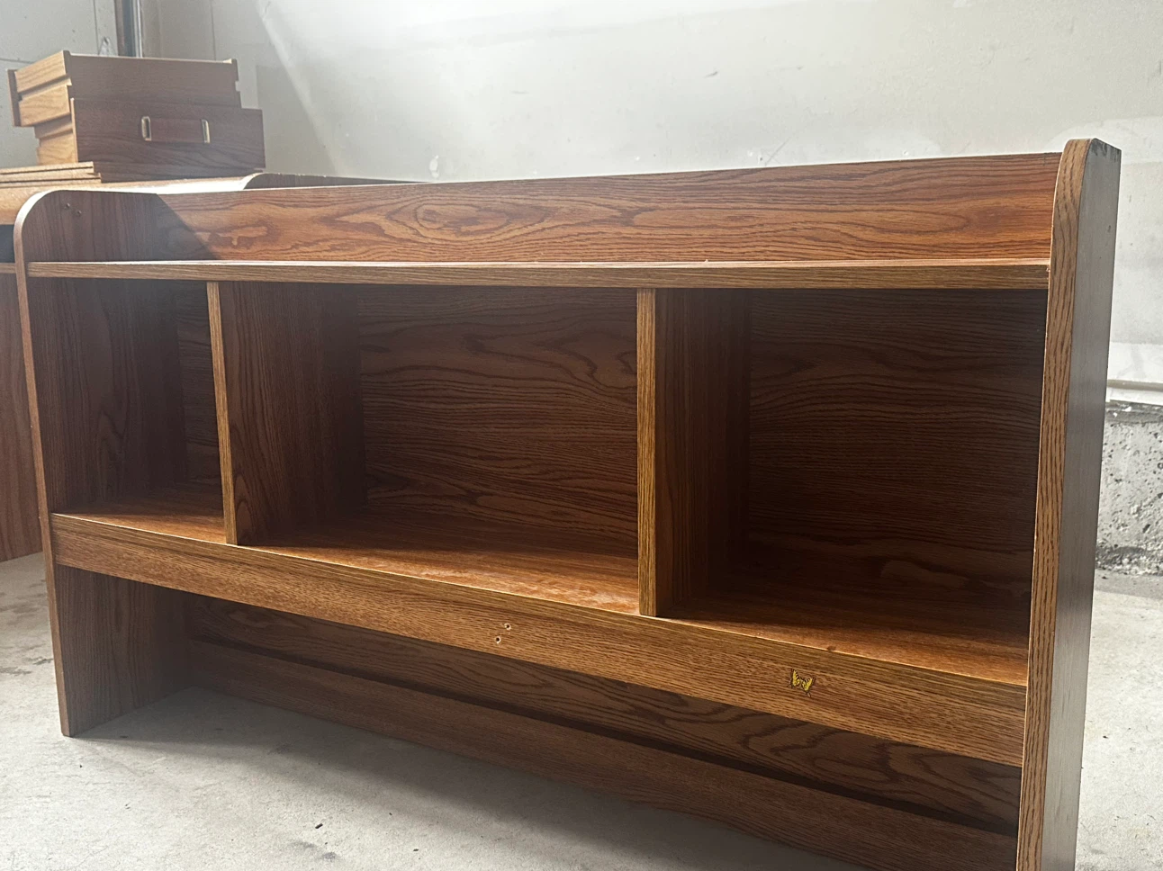 Table/Desk + Bookshelf - photo 4