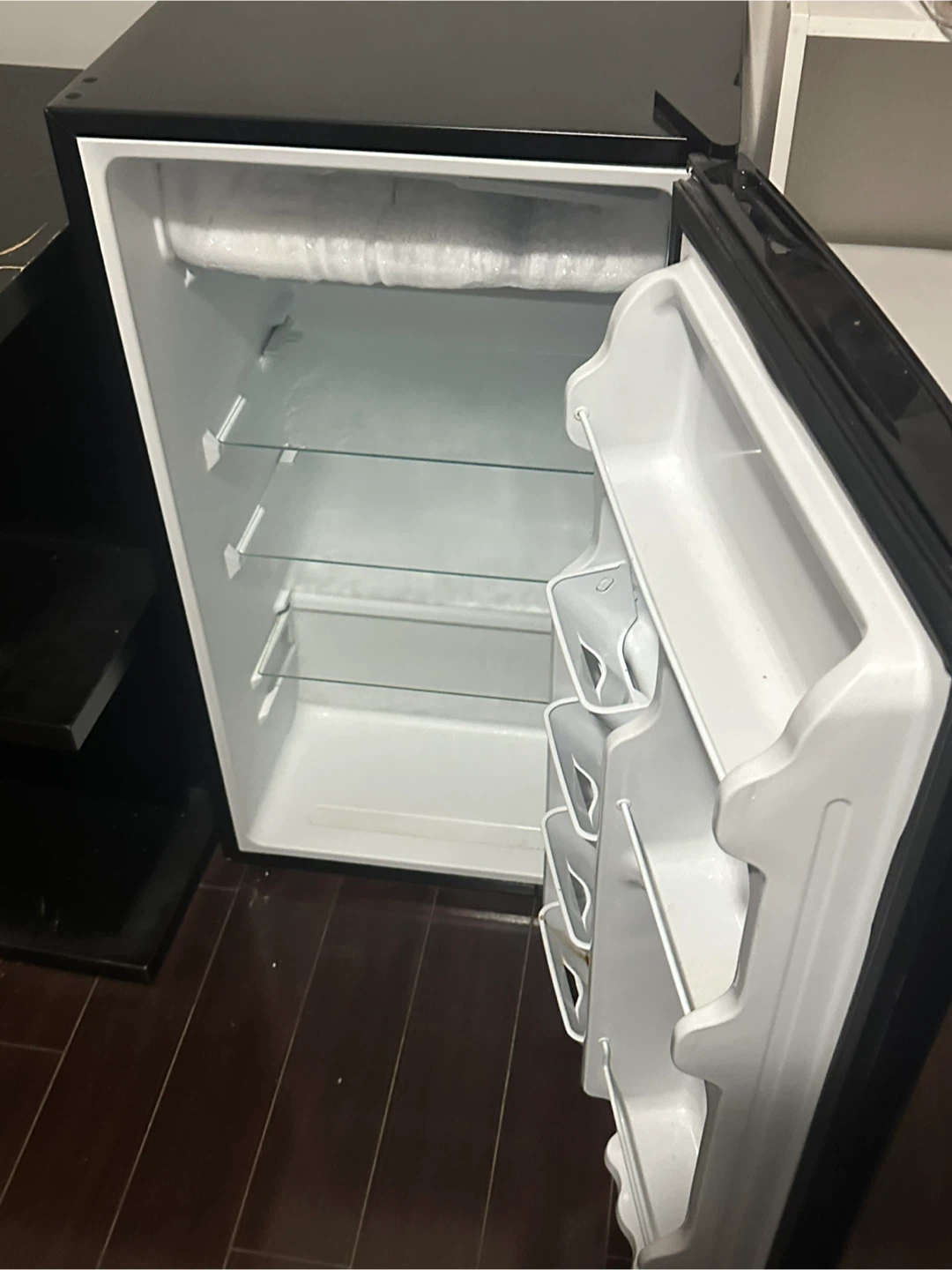 Mid size fridge - photo 2
