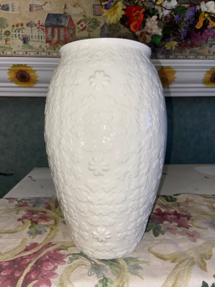 Belleek "Seize the Day" Vase - photo 2