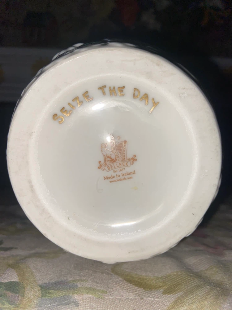 Belleek "Seize the Day" Vase - photo 3