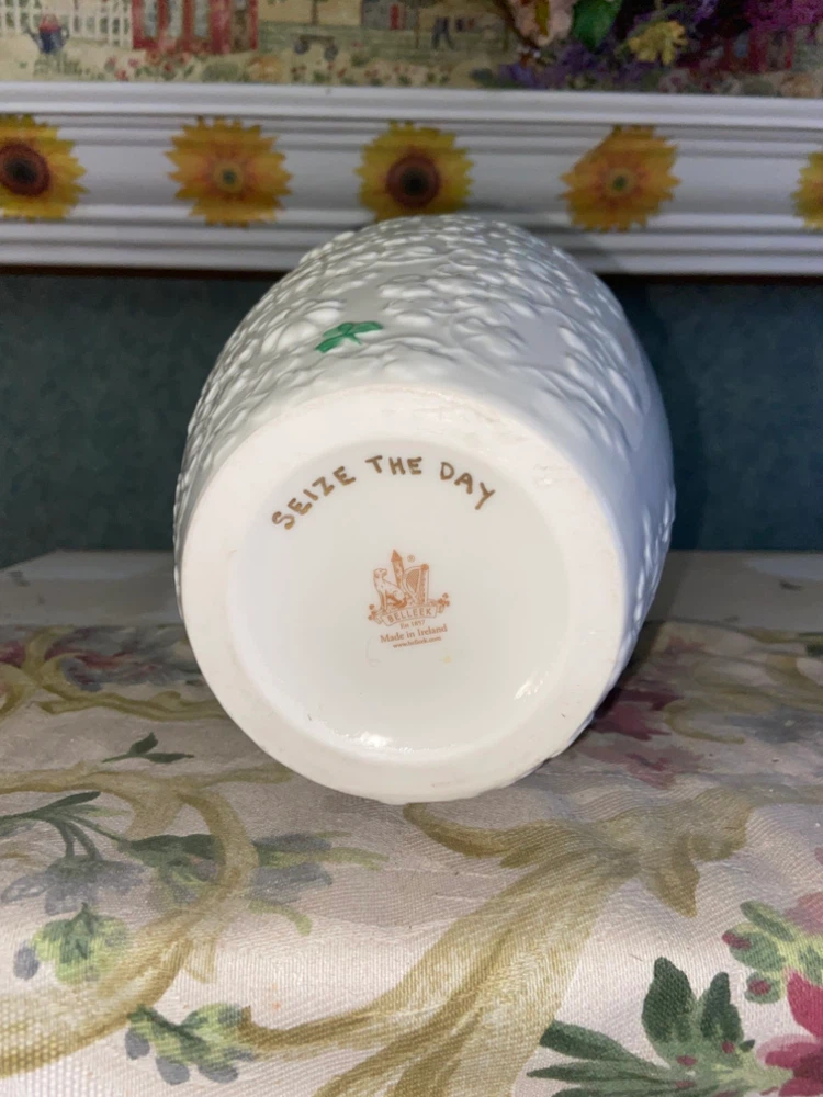 Belleek "Seize the Day" Vase - photo 4