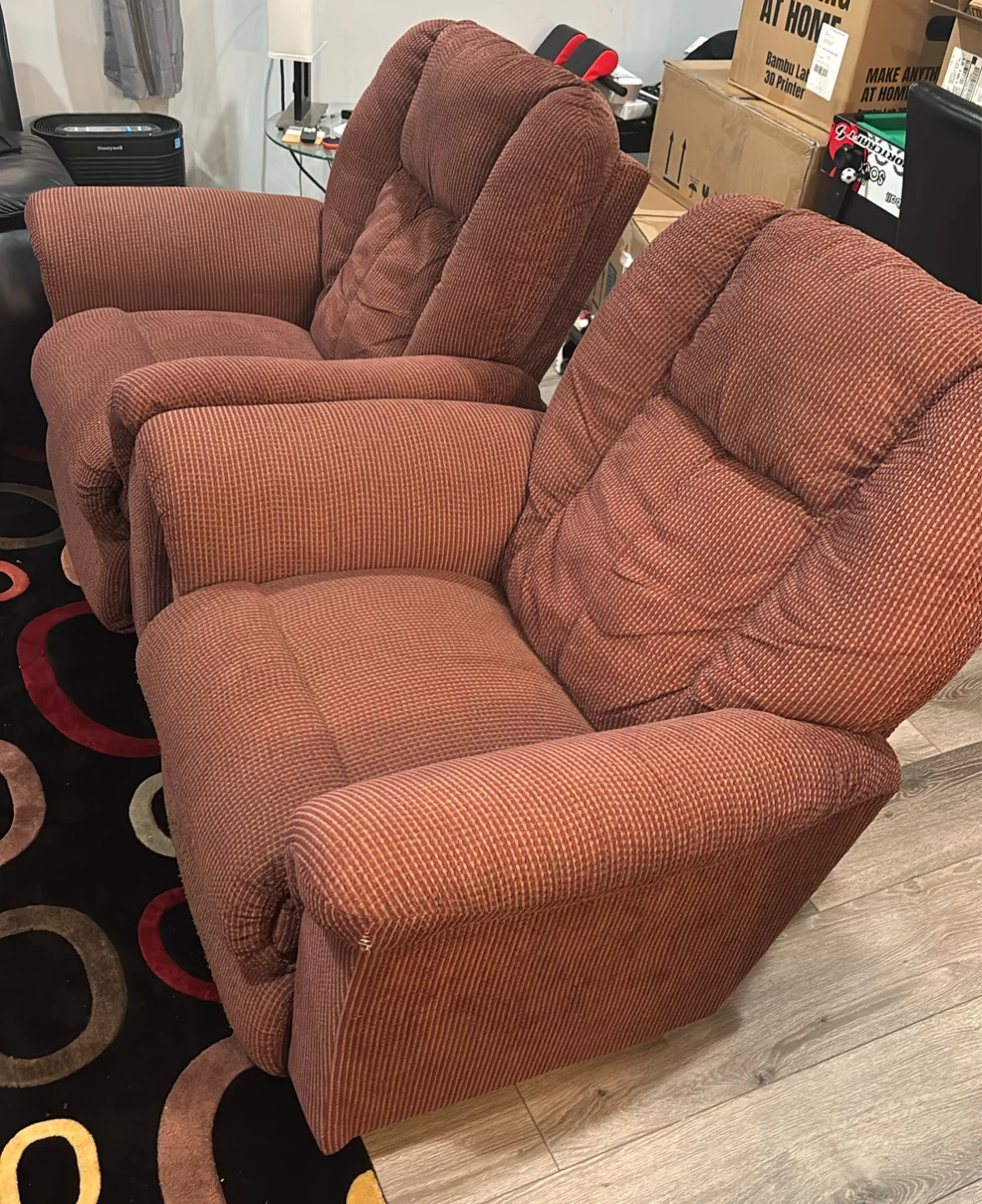 La-Z-Boy power recliners. Make an offer.