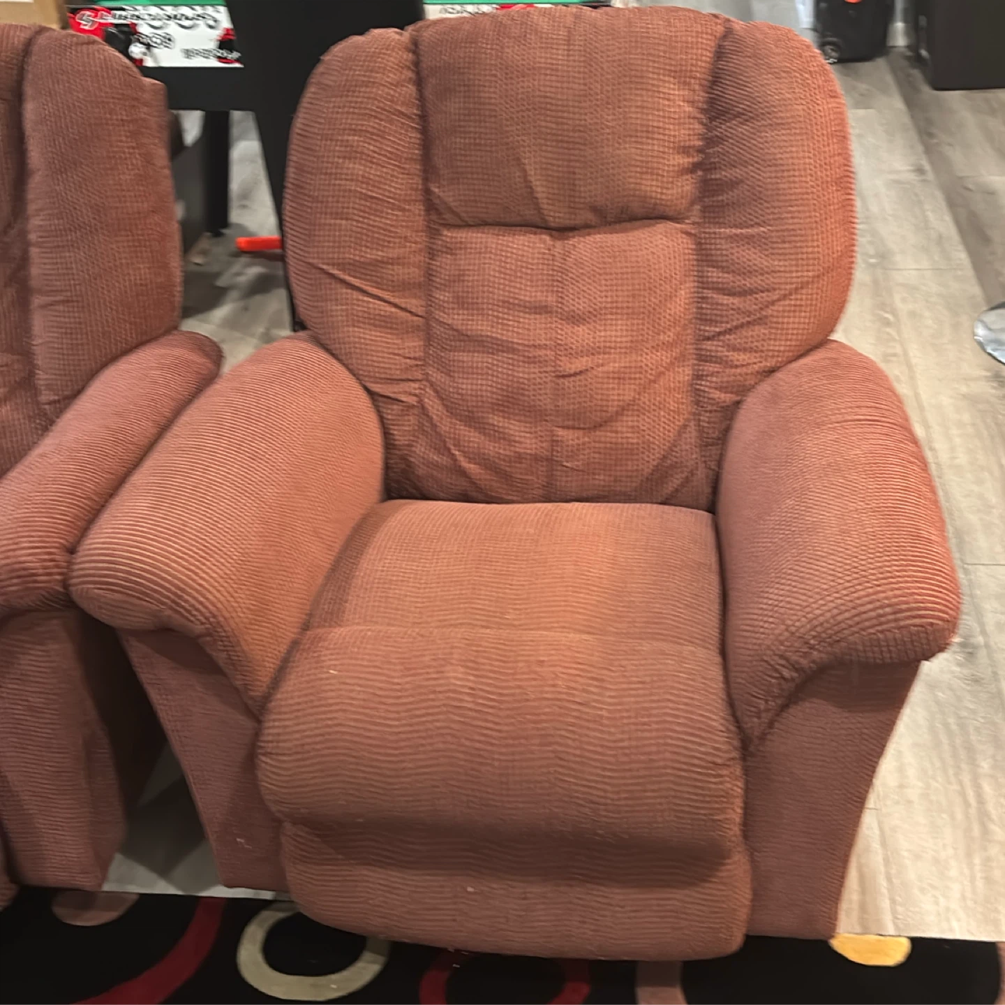 La-Z-Boy power recliners. Make an offer. - photo 2