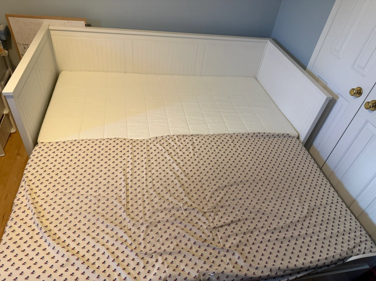 IKEA HEMNES Daybed with Storage Drawers - photo 2