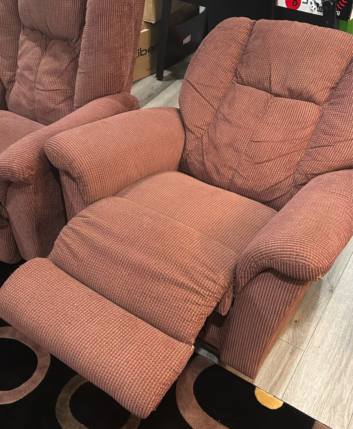 La-Z-Boy power recliners. Make an offer. - photo 3