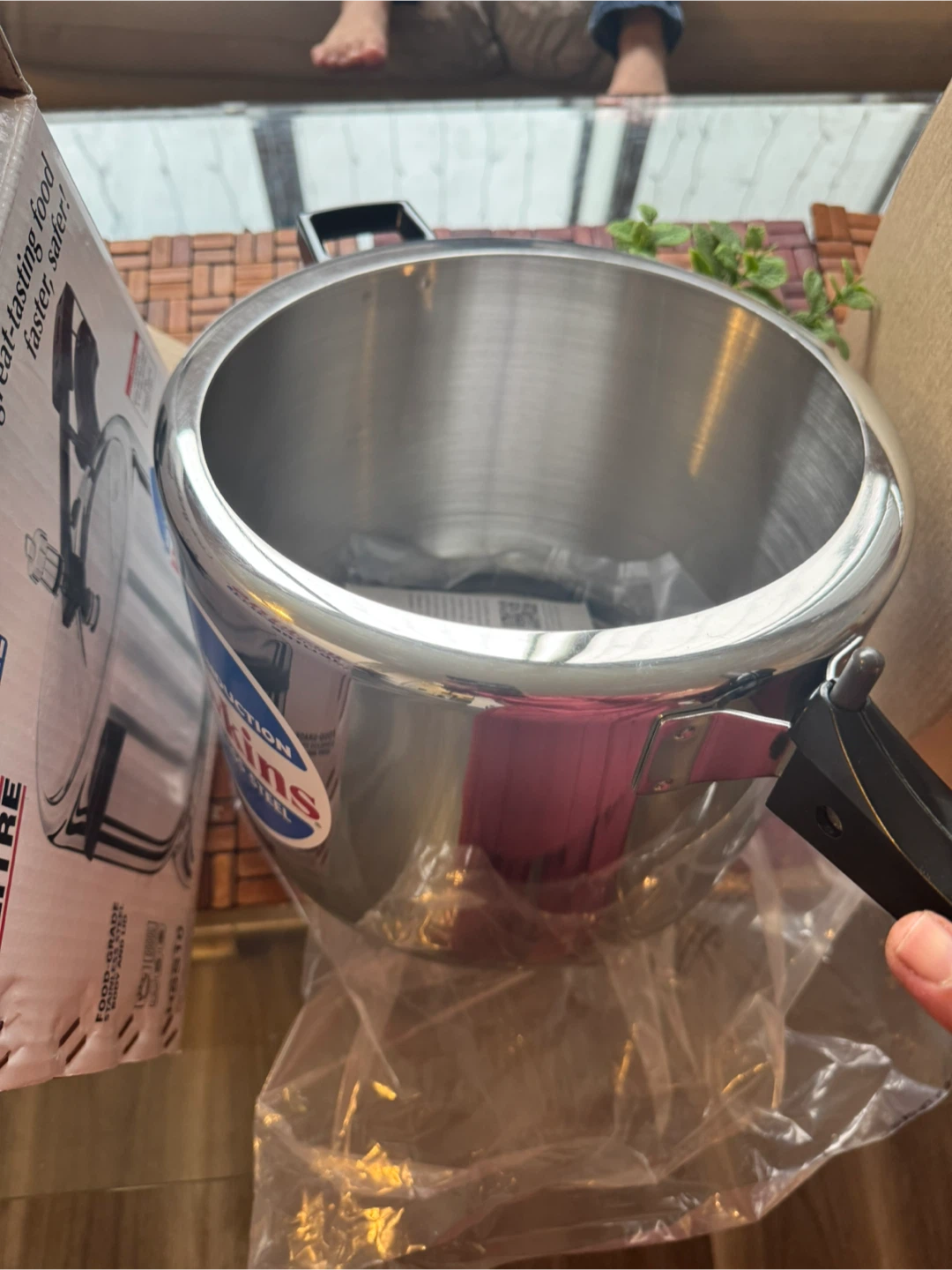 Hawkins Stainless Steel 10 Litre Pressure Cooker - photo 4