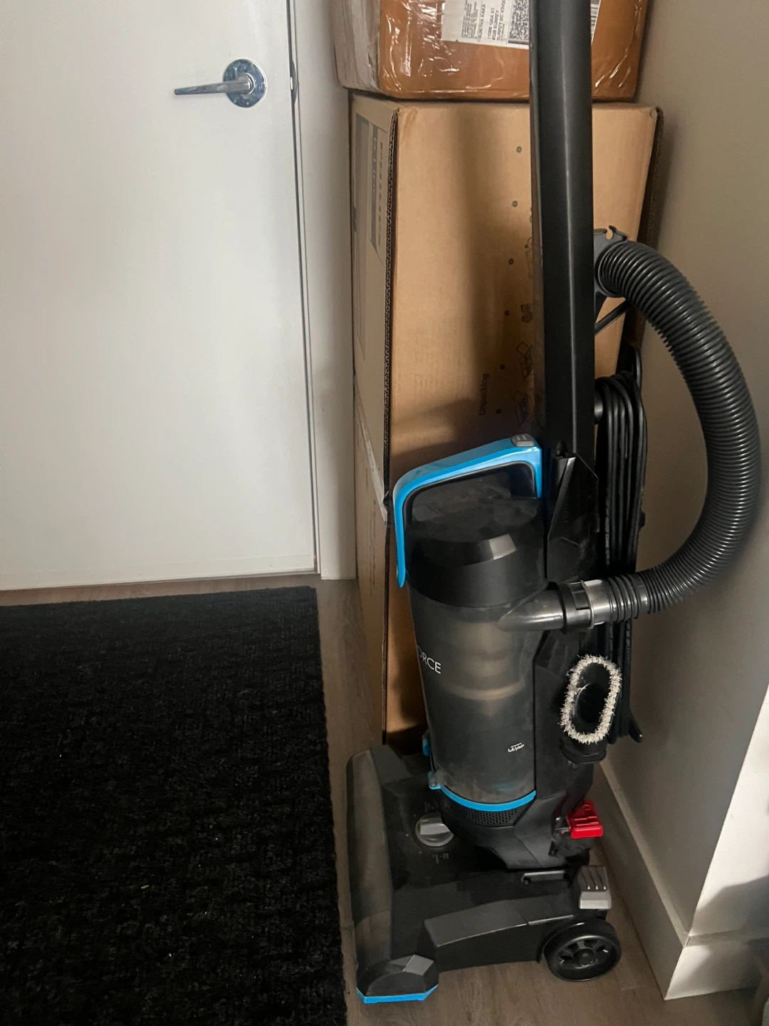 Bissell PowerForce Upright Vacuum Cleaner - photo 3