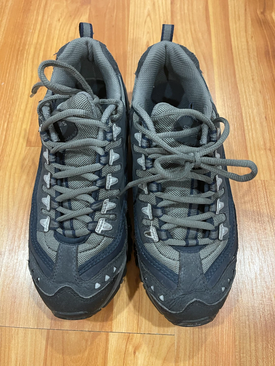 Skechers man's Grey/Navy Hiking Shoes Size 8.5