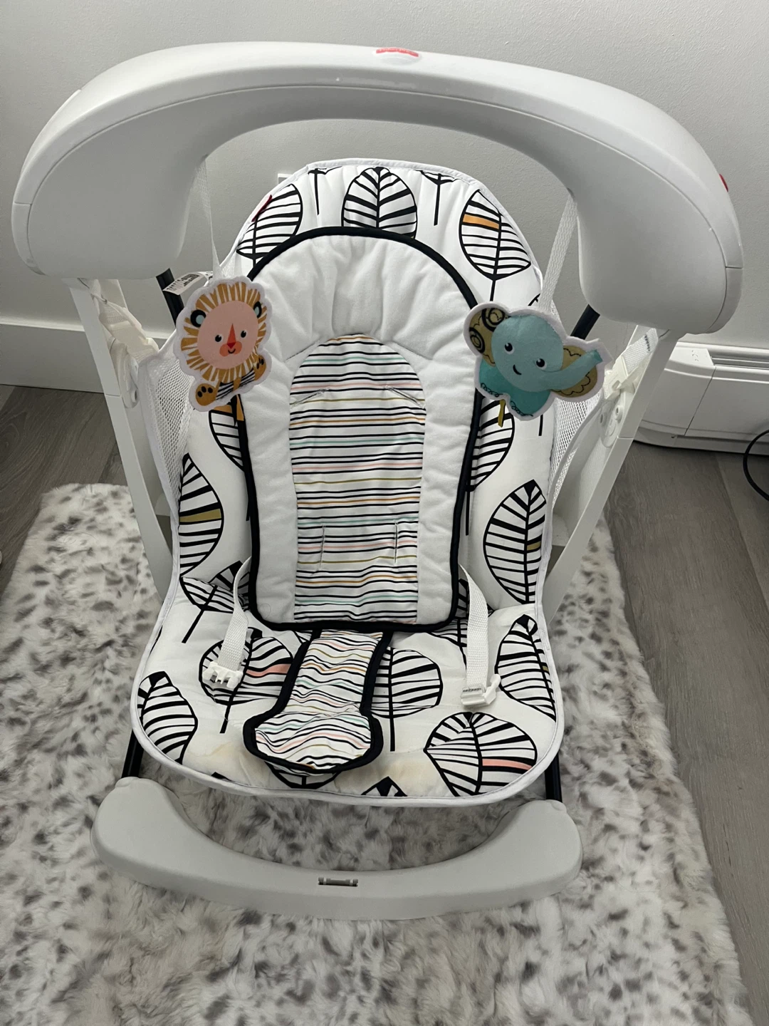 Fisher-Price Deluxe Take-Along Swing & Seat - Falling Leaves