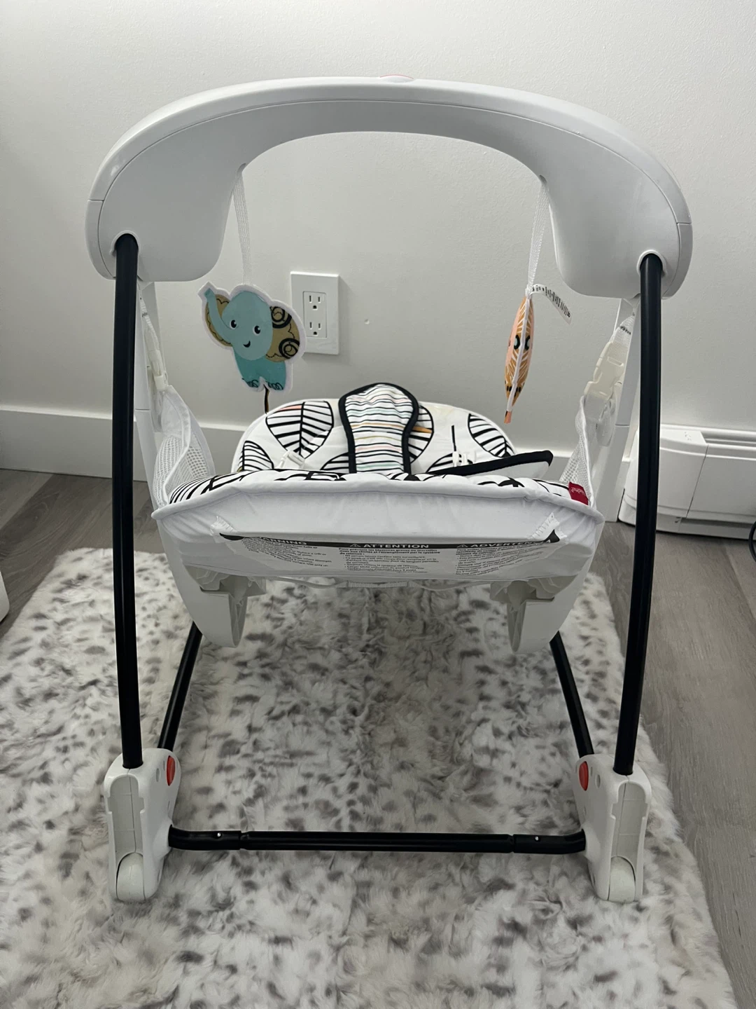 Fisher-Price Deluxe Take-Along Swing & Seat - Falling Leaves - photo 2