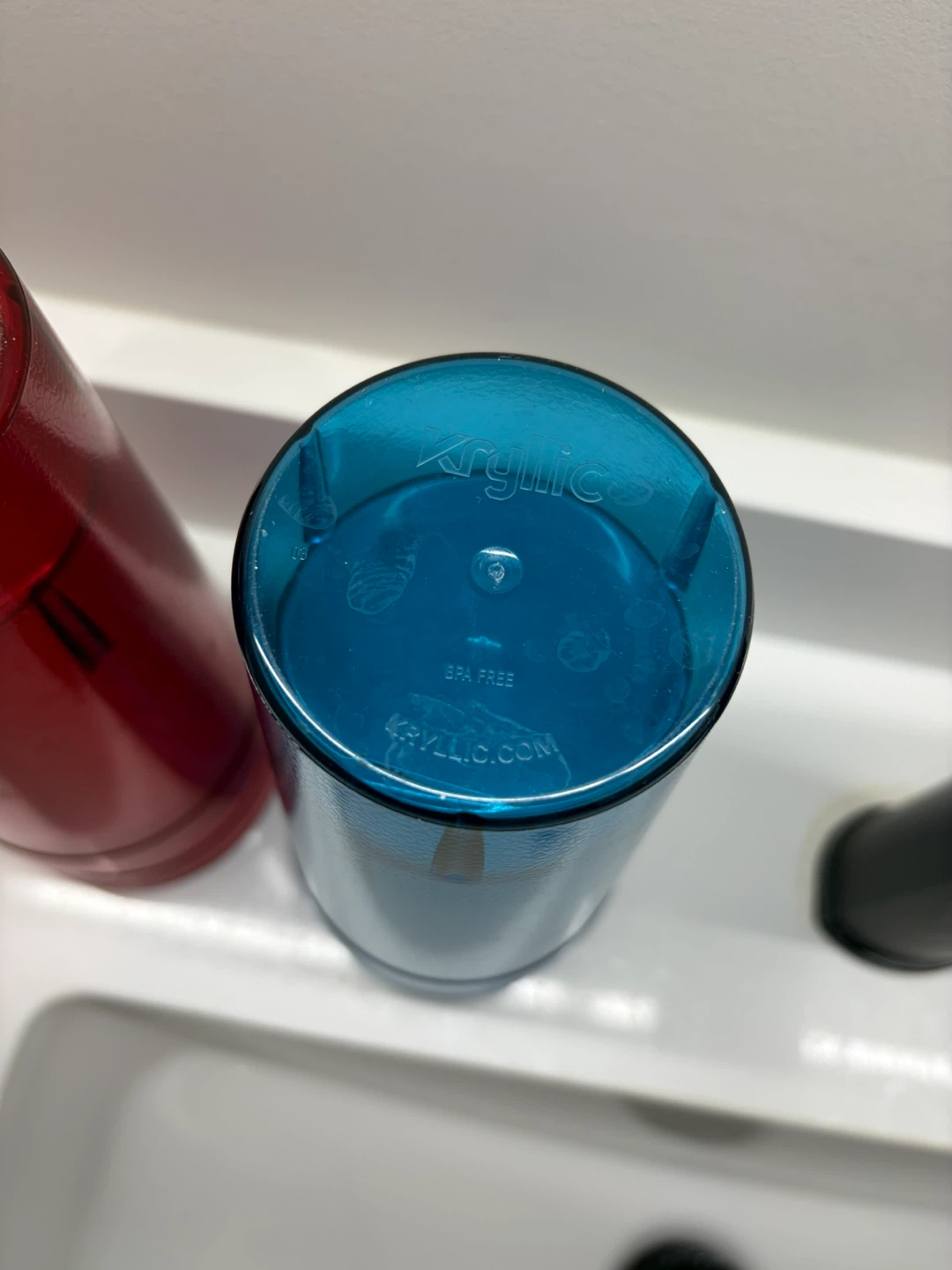Plastic cups - photo 3