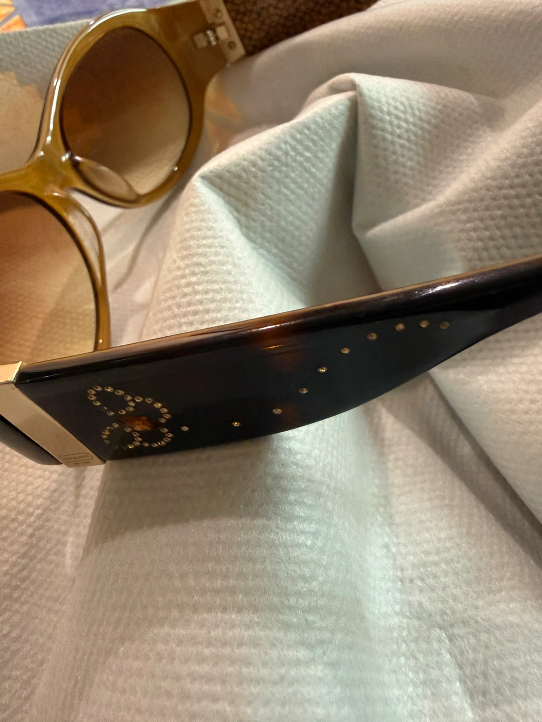 Coach Sunglasses with Case - photo 5