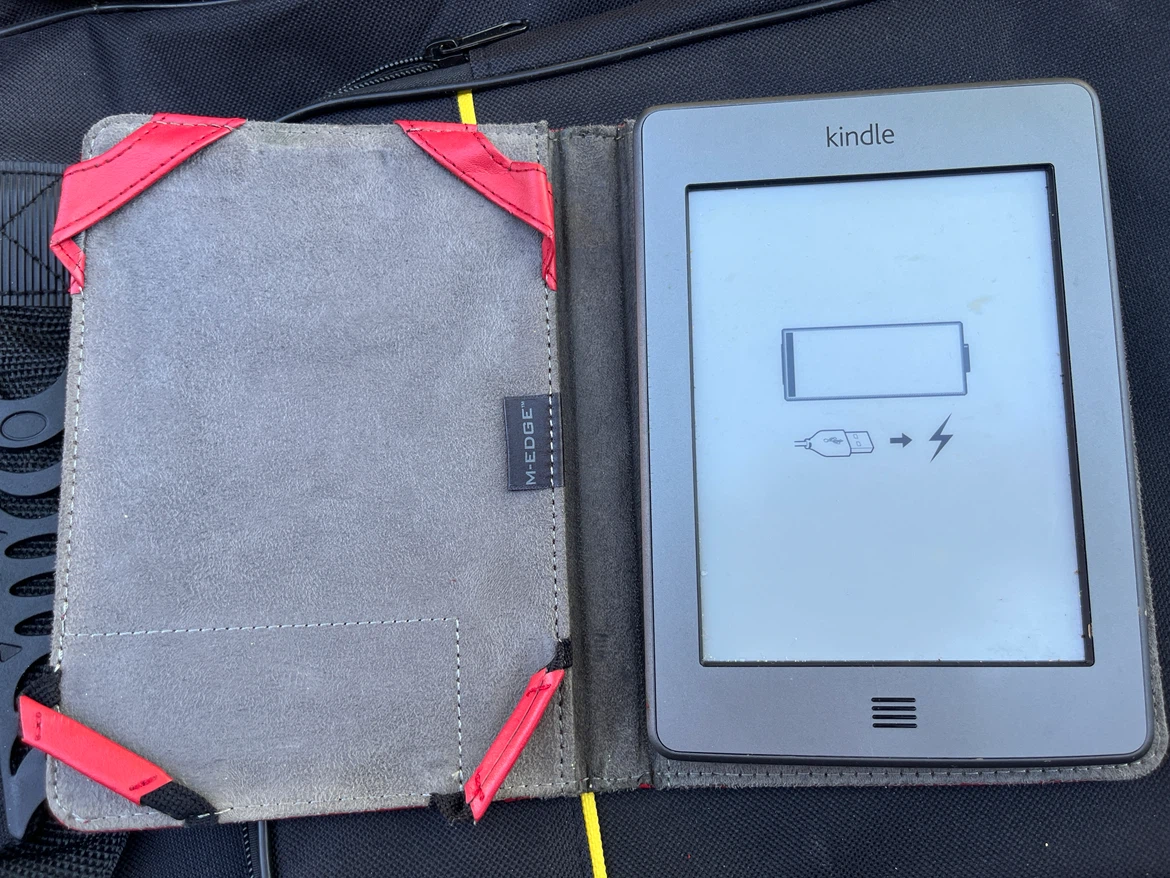 Amazon Kindle E-Reader with M-Edge Case - photo 2