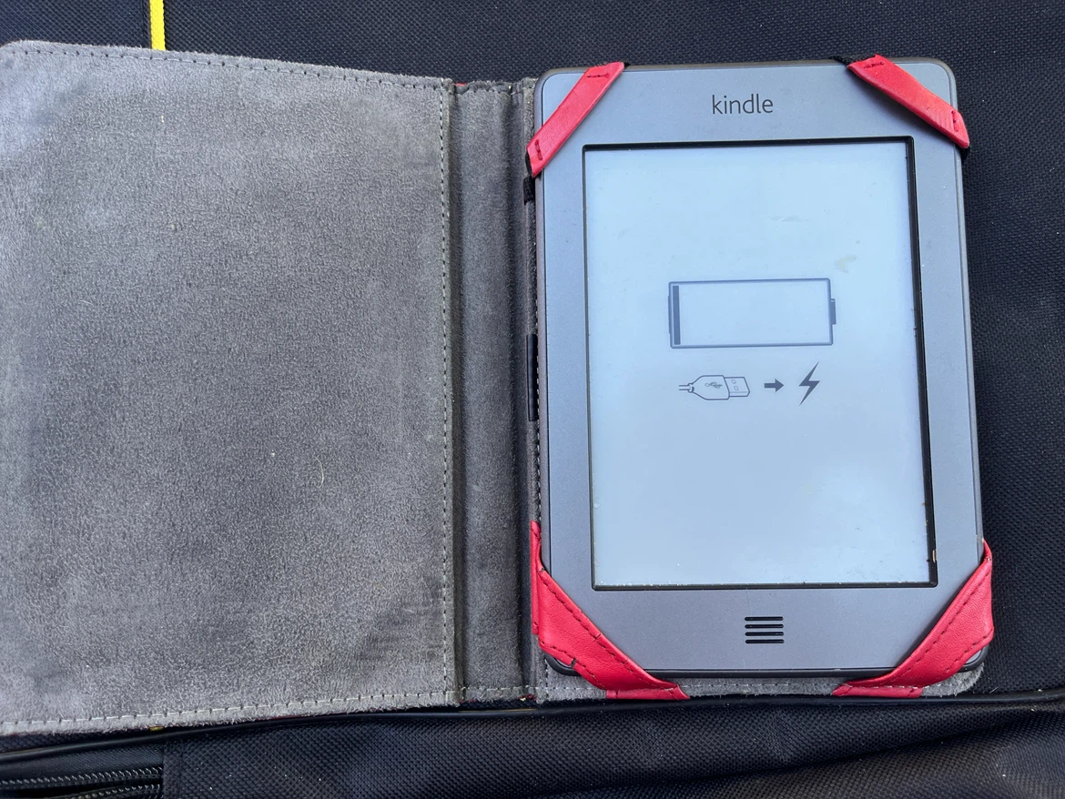 Amazon Kindle E-Reader with M-Edge Case - photo 5