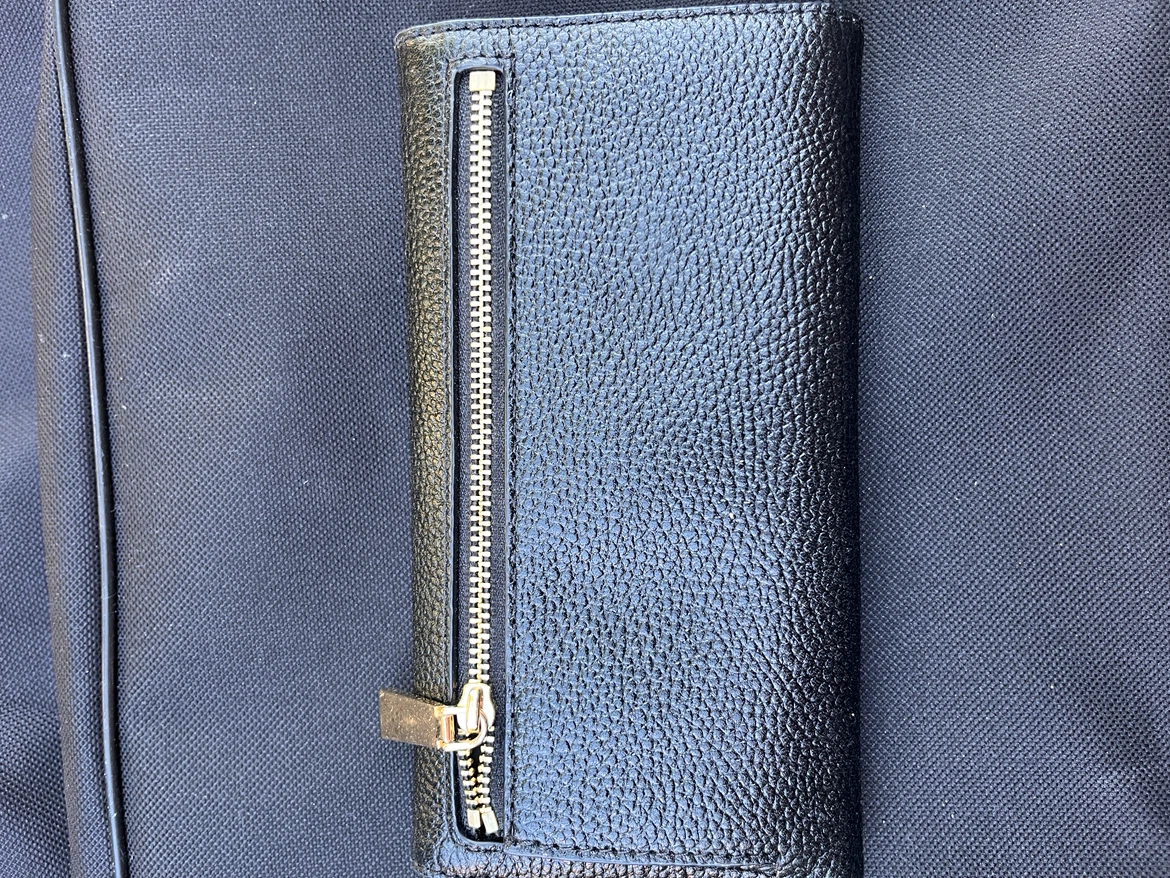 Michael Kors Black Leather Wallet - photo 2