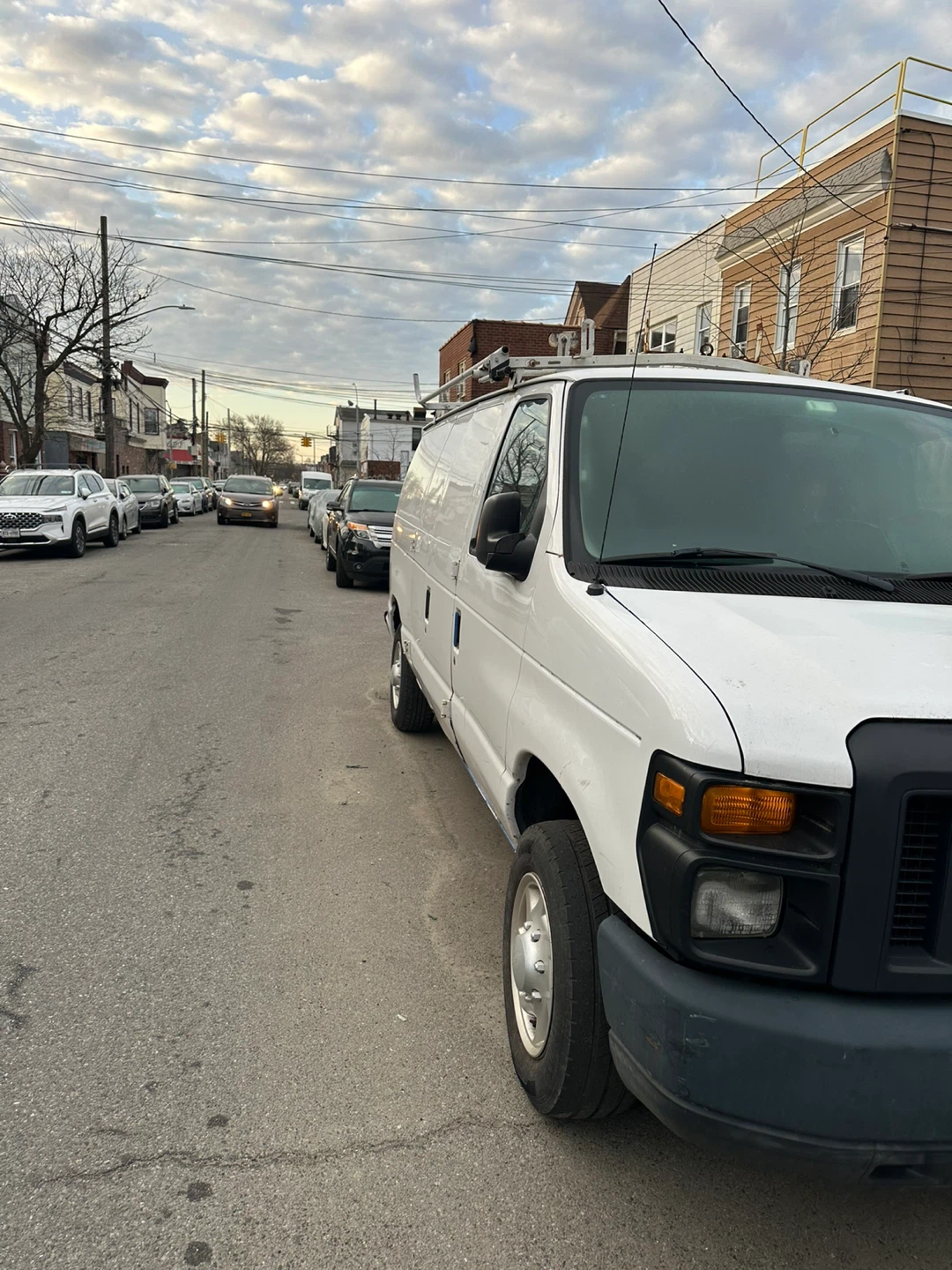 Ford E-Series Van - photo 3