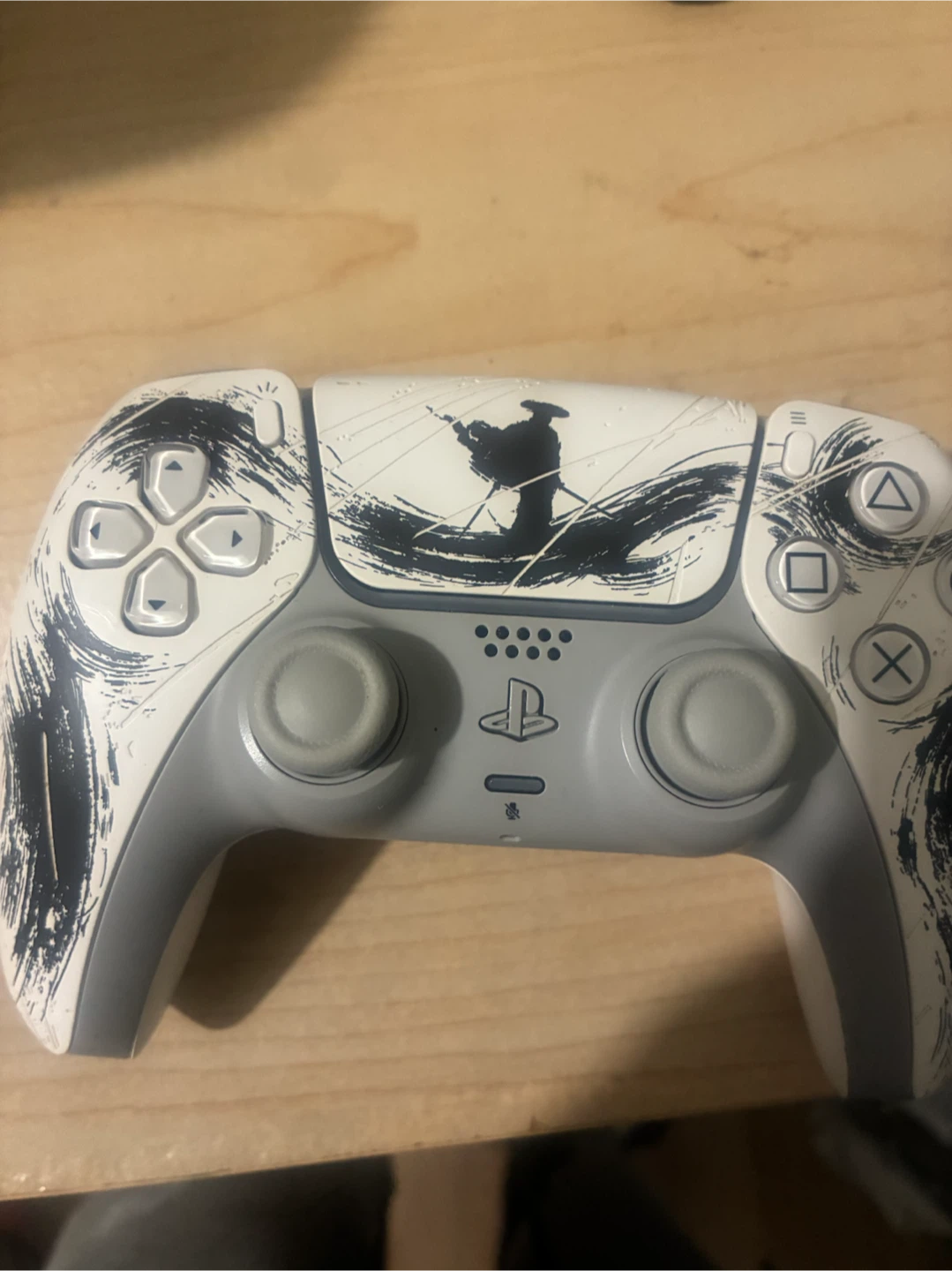 Playstation 5 controller - Ghost of Yotei Edition