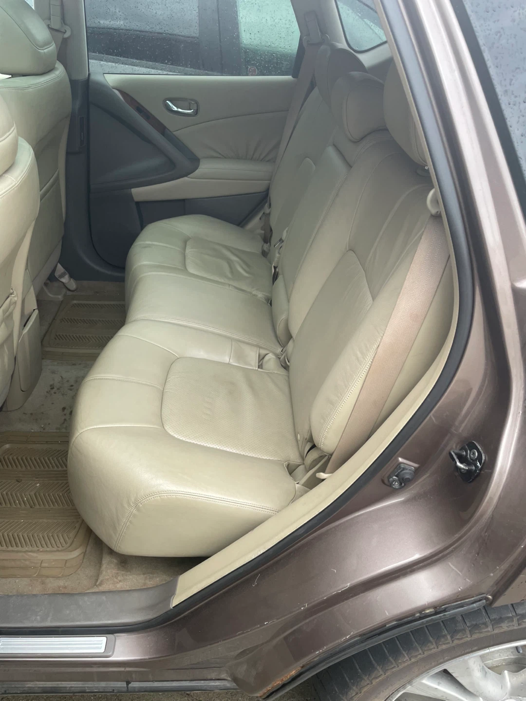 Car - photo 3
