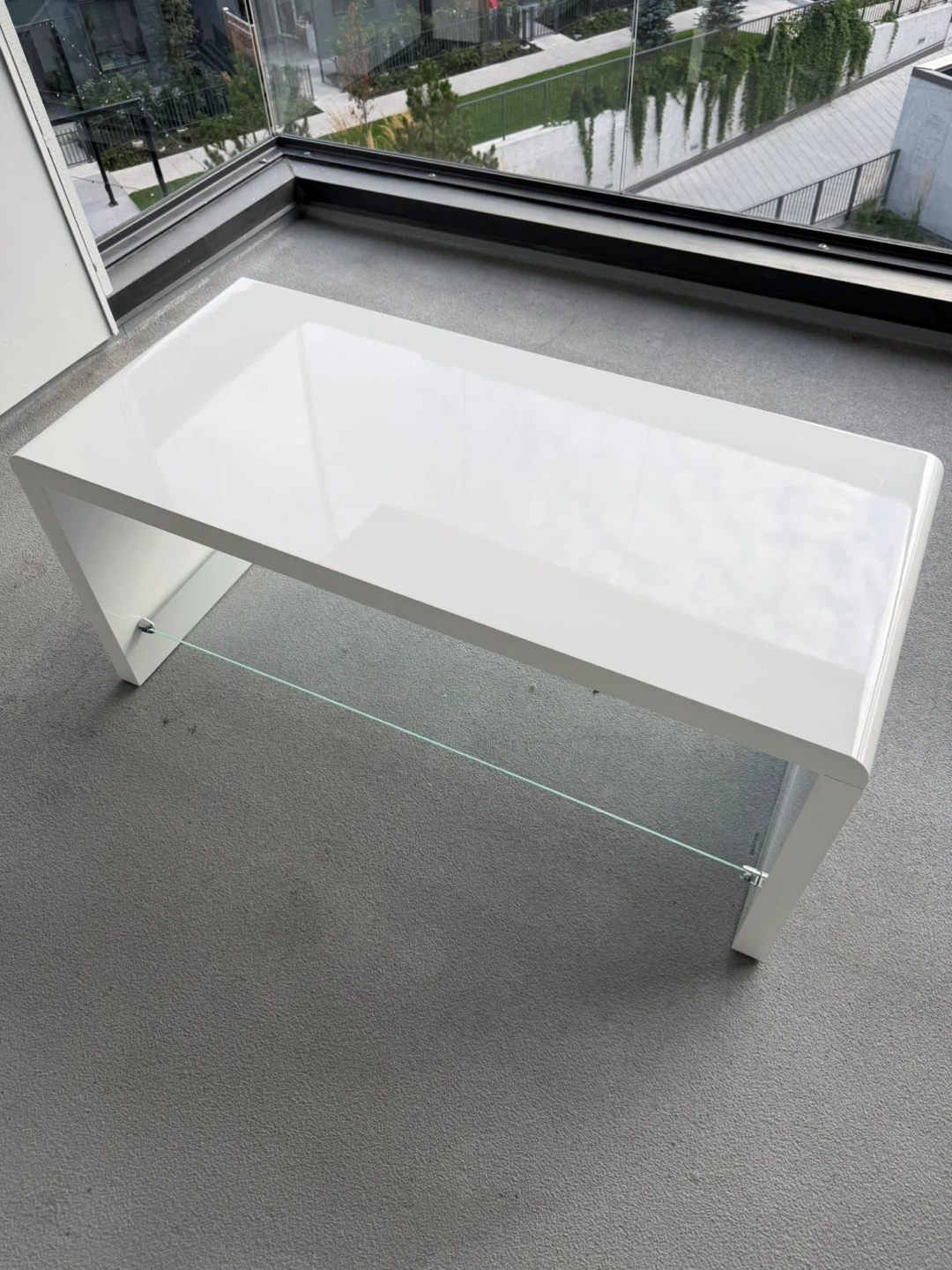 White coffee table - photo 2