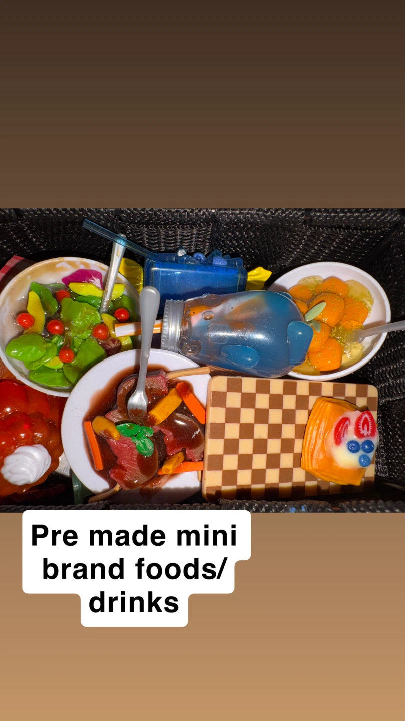 Bunch of mini brands