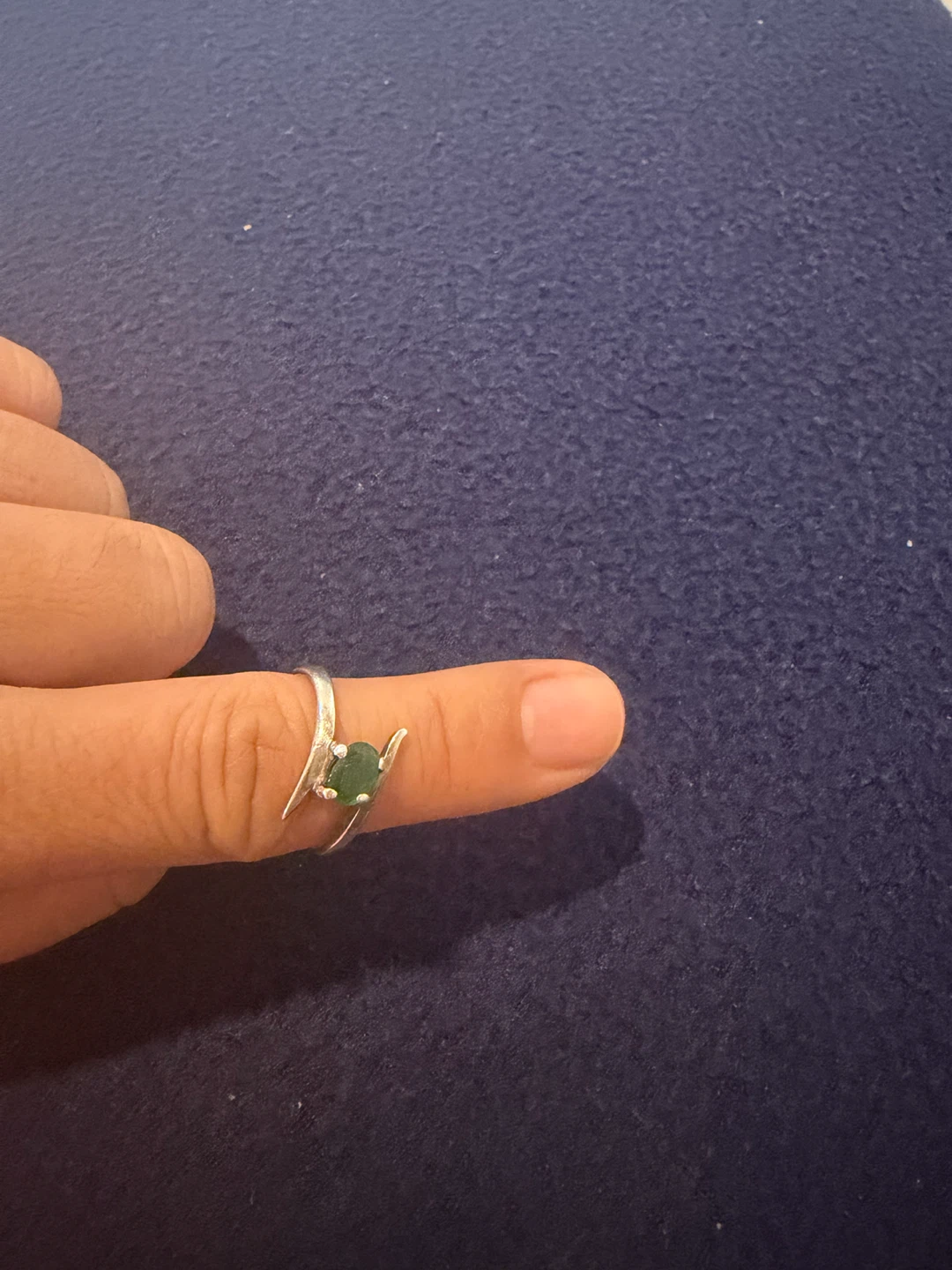 Vintage sterling Silver ring with green stone