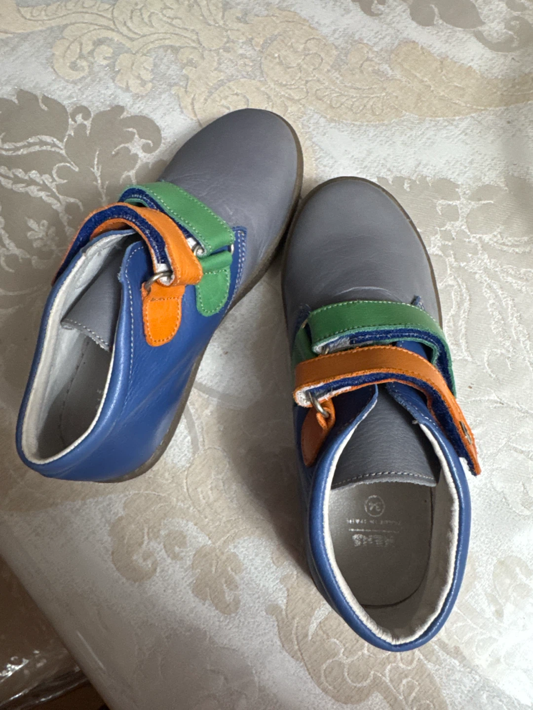 Kens Kids Leather Sneakers - Size 34 - photo 2