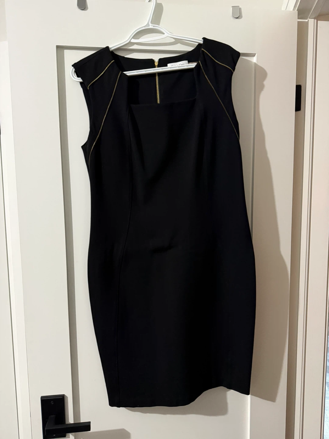 Calvin Klein - BRAND NEW Black Tight Fitted Dress (M/L)