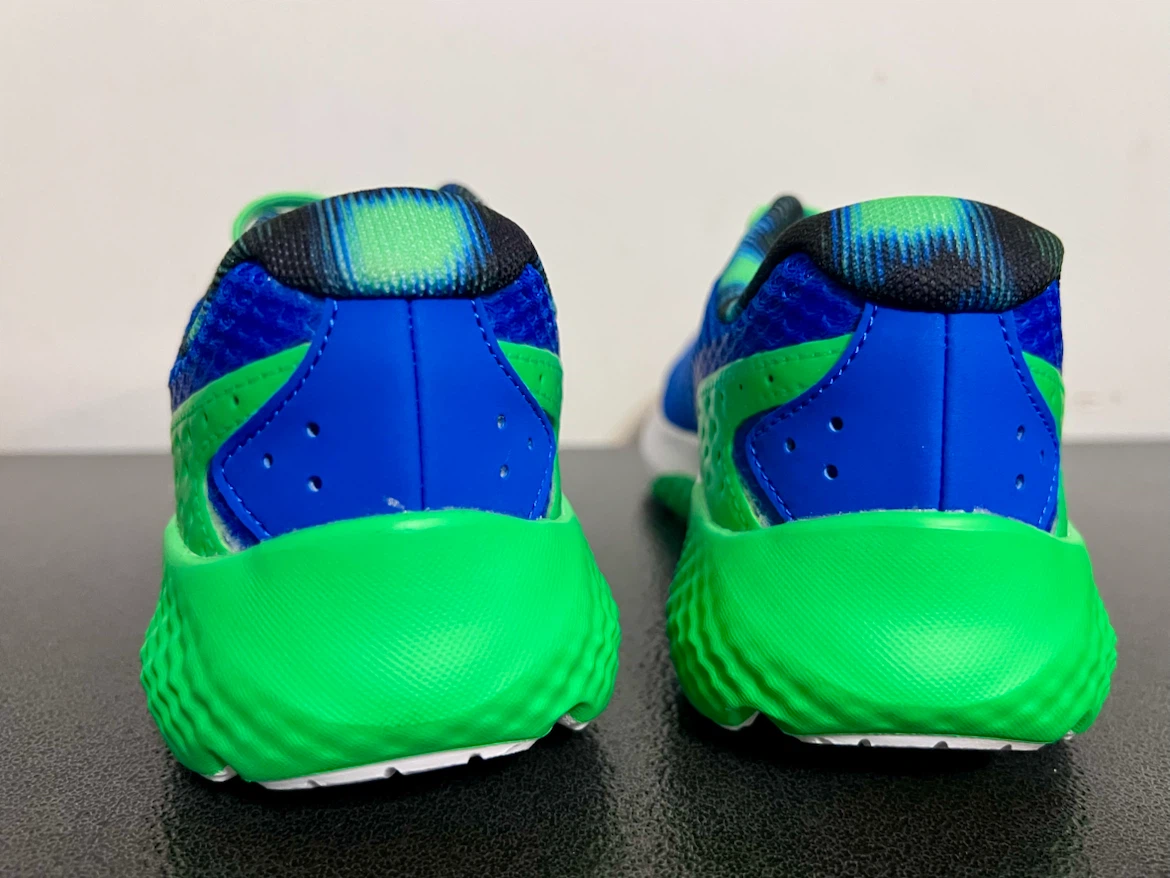 Under Armour Kids Running Shoes – Size 2Y – BRAND NEW - photo 2