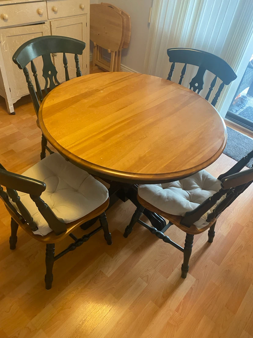Oval Dining Table with 6 Chairs
