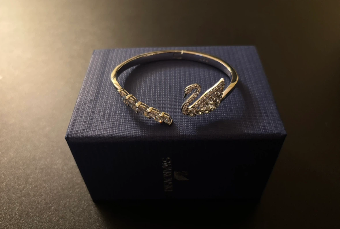 Swarovski Swan Lake Bangle - photo 3