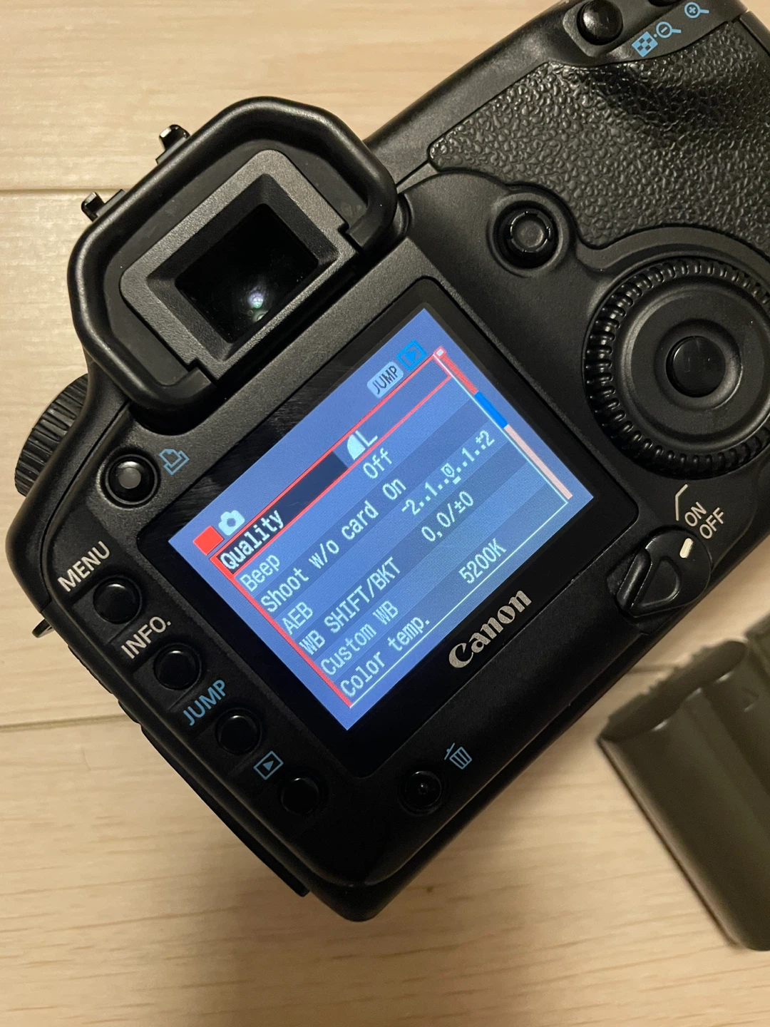 Full frame Canon 5D classic plus batteries - photo 2